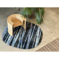 Tapis vert contemporain rayé de forme organique par Deanna Comellini 380x395 cm