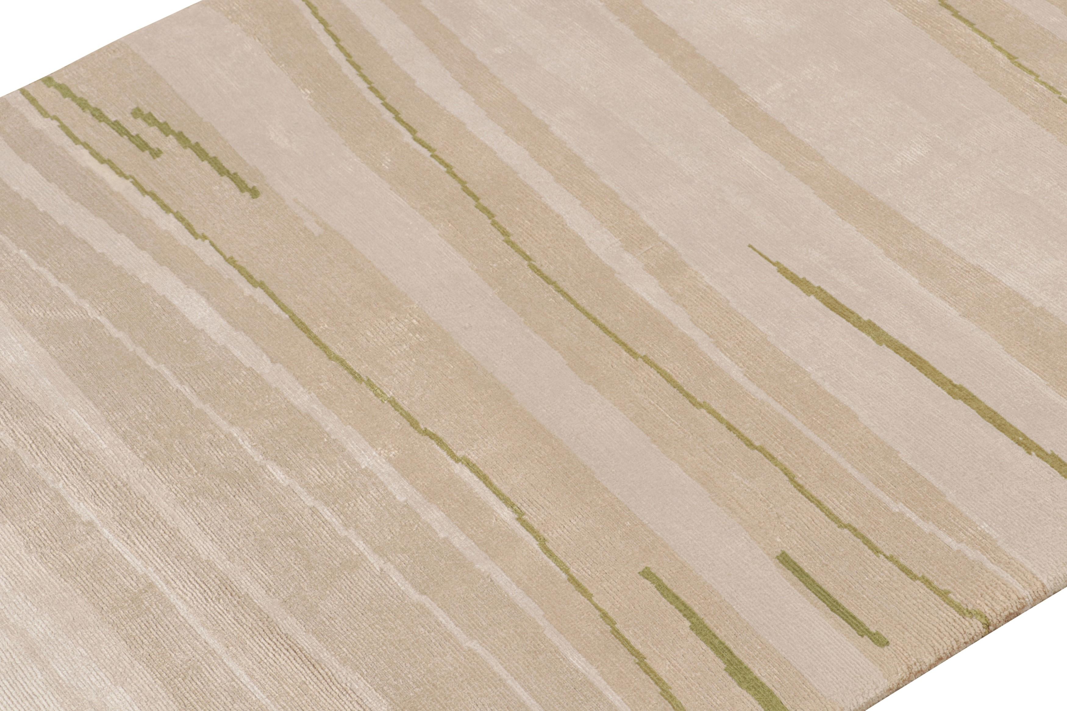 Alfombra contemporánea de rayas Beige Marrón Striped Silk Runner by Rug & Kilim Nepalés en venta