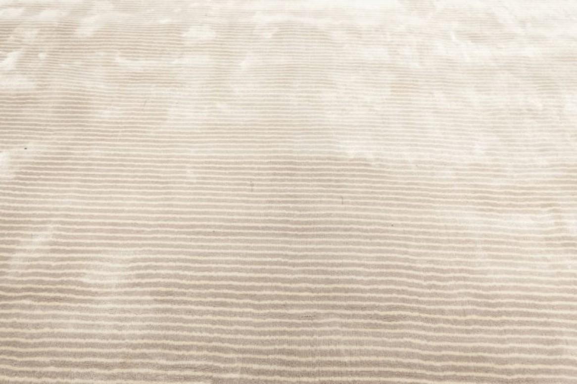 Indien Tapis Contemporary Striped Silver Handmade Wool par Doris Leslie Blau en vente