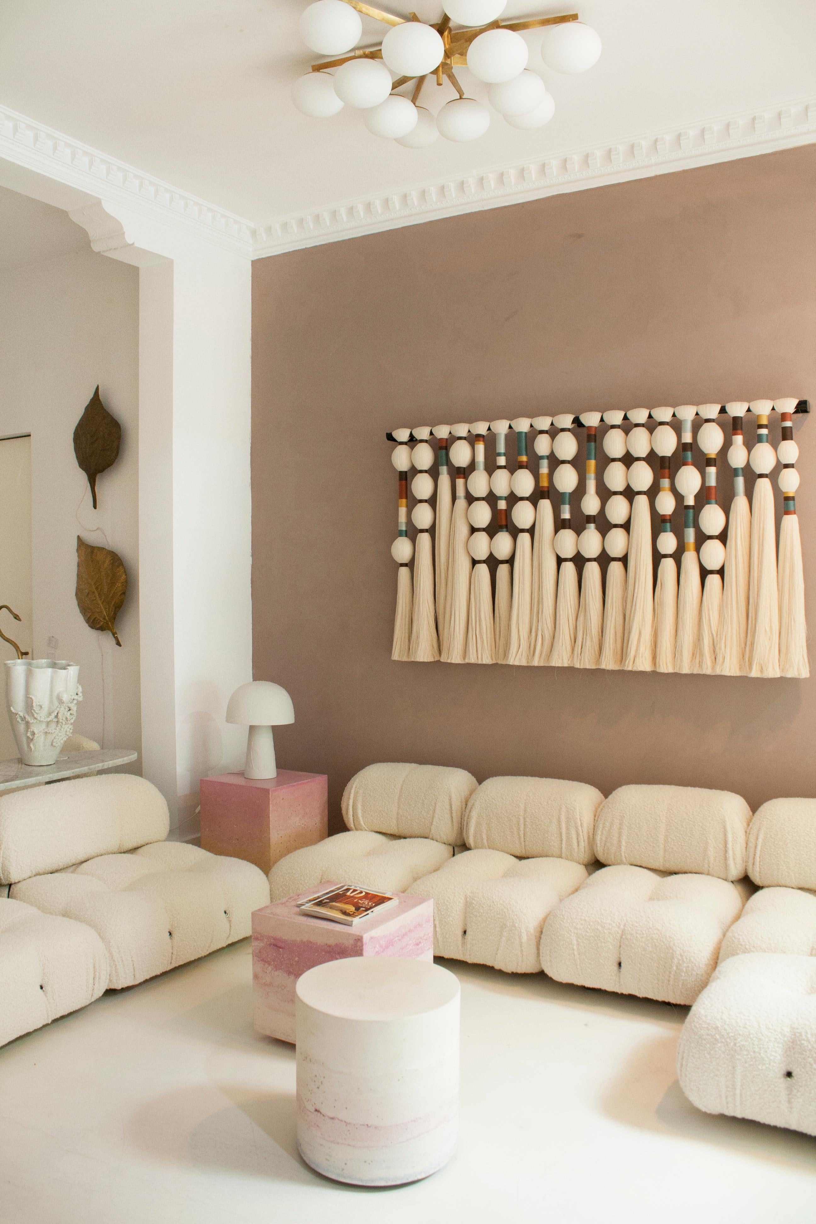 XXIe siècle et contemporain Table d'appoint contemporaine en marbre Stucco, prête à être expédiée en vente