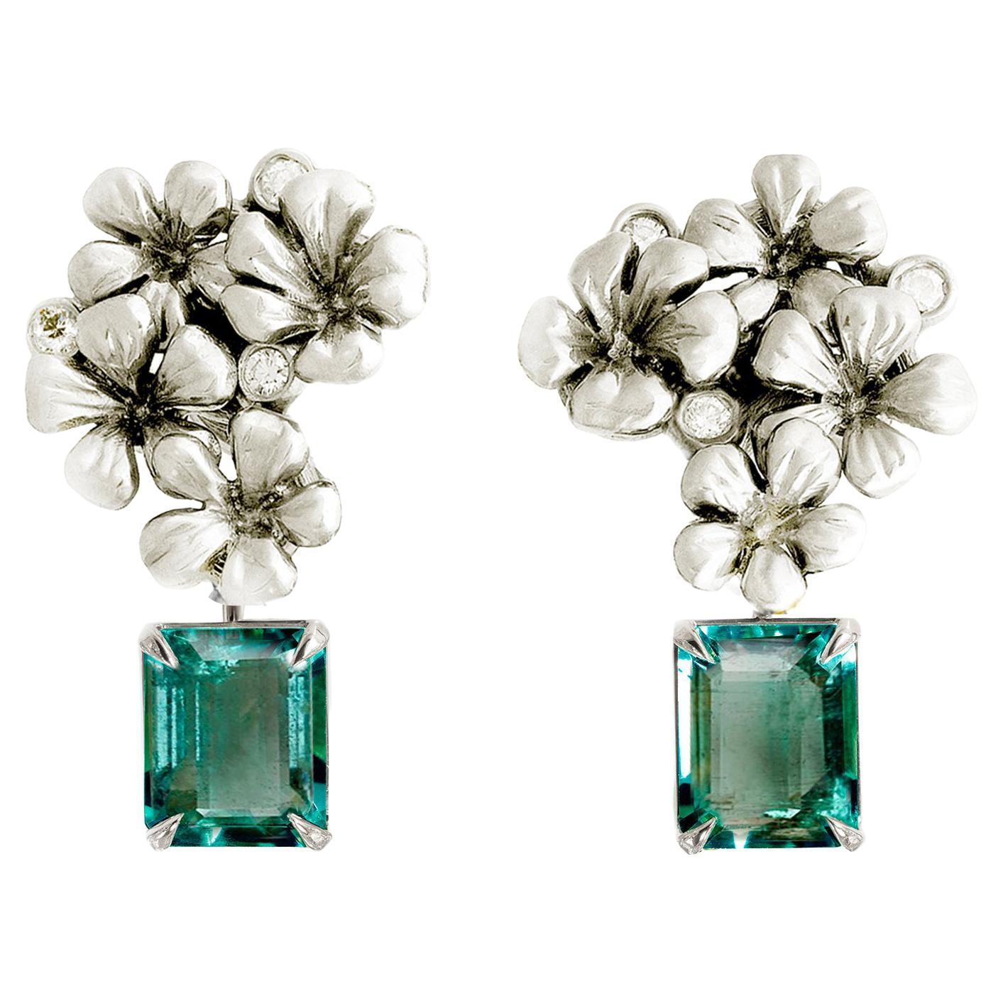 Eighteen Karat White Gold Contemporary Stud Earrings with Natural Emeralds