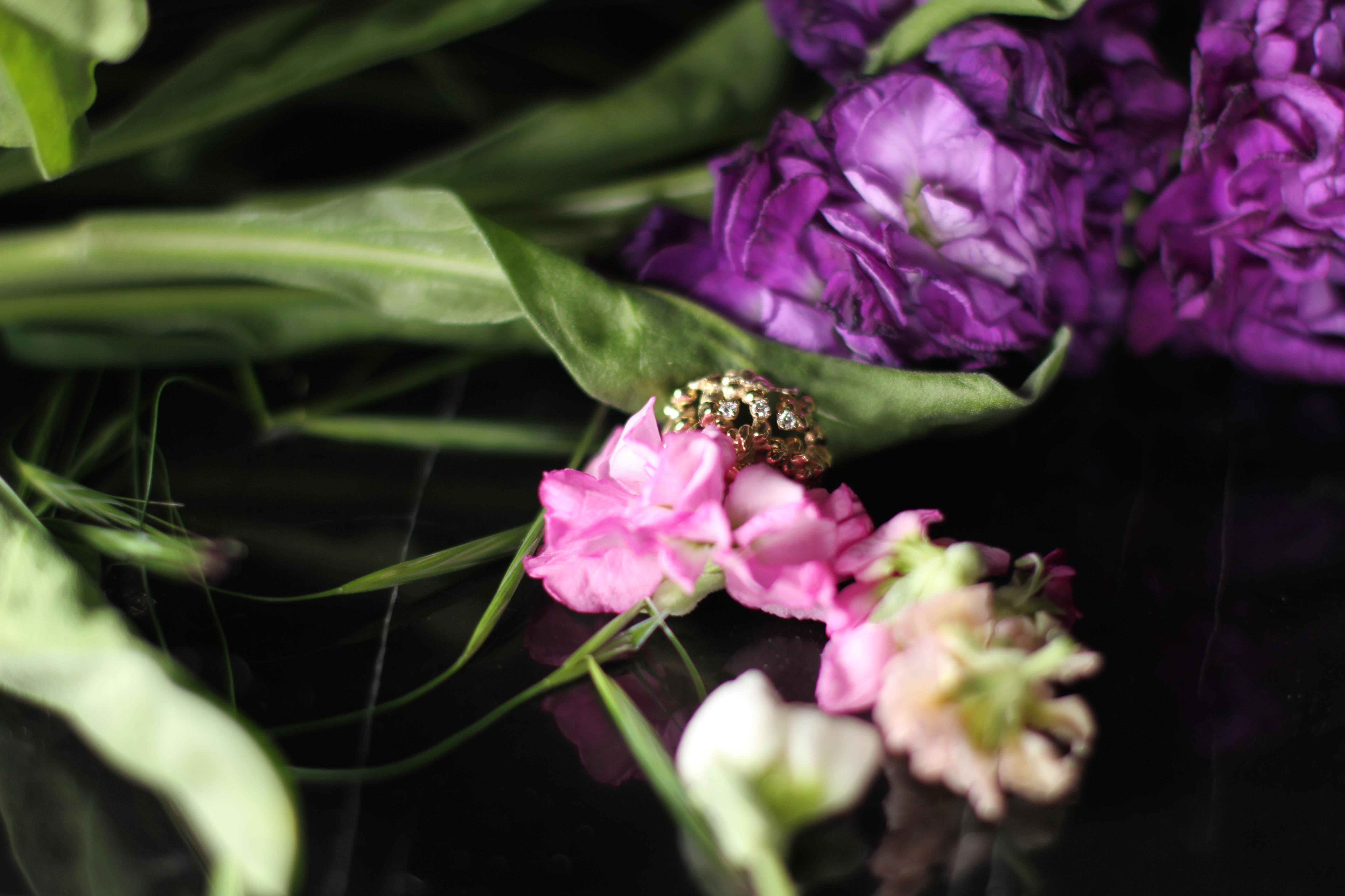 Eighteen Karat Yellow Gold Stud Earrings with Diamonds and Sapphires For Sale 3