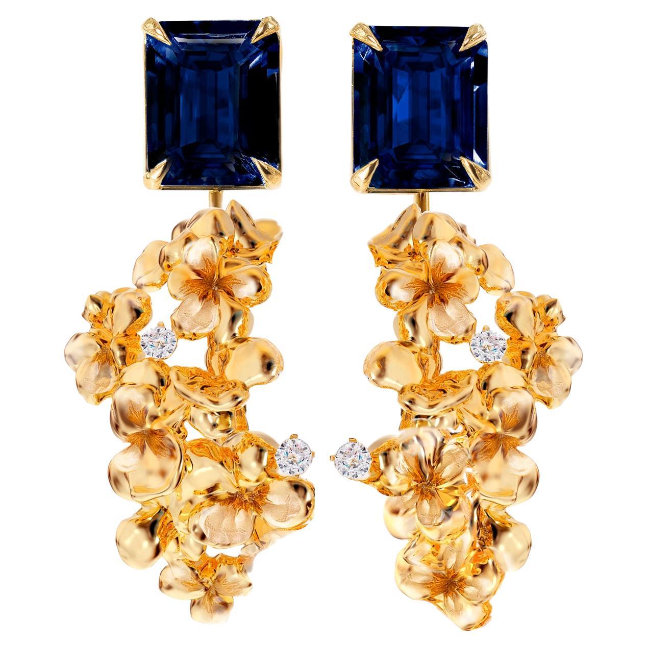 Eighteen Karat Yellow Gold Stud Earrings with Diamonds and Sapphires For Sale