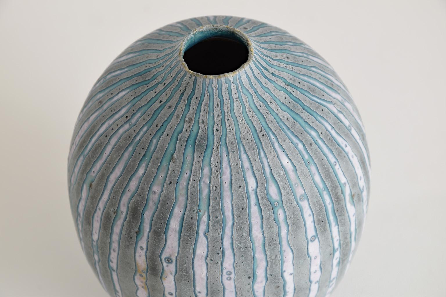 Mid-Century Modern Contemporary Studio Ceramic Vase by Peter Beard British, PFB Seal / Mark, 1980s For Sale