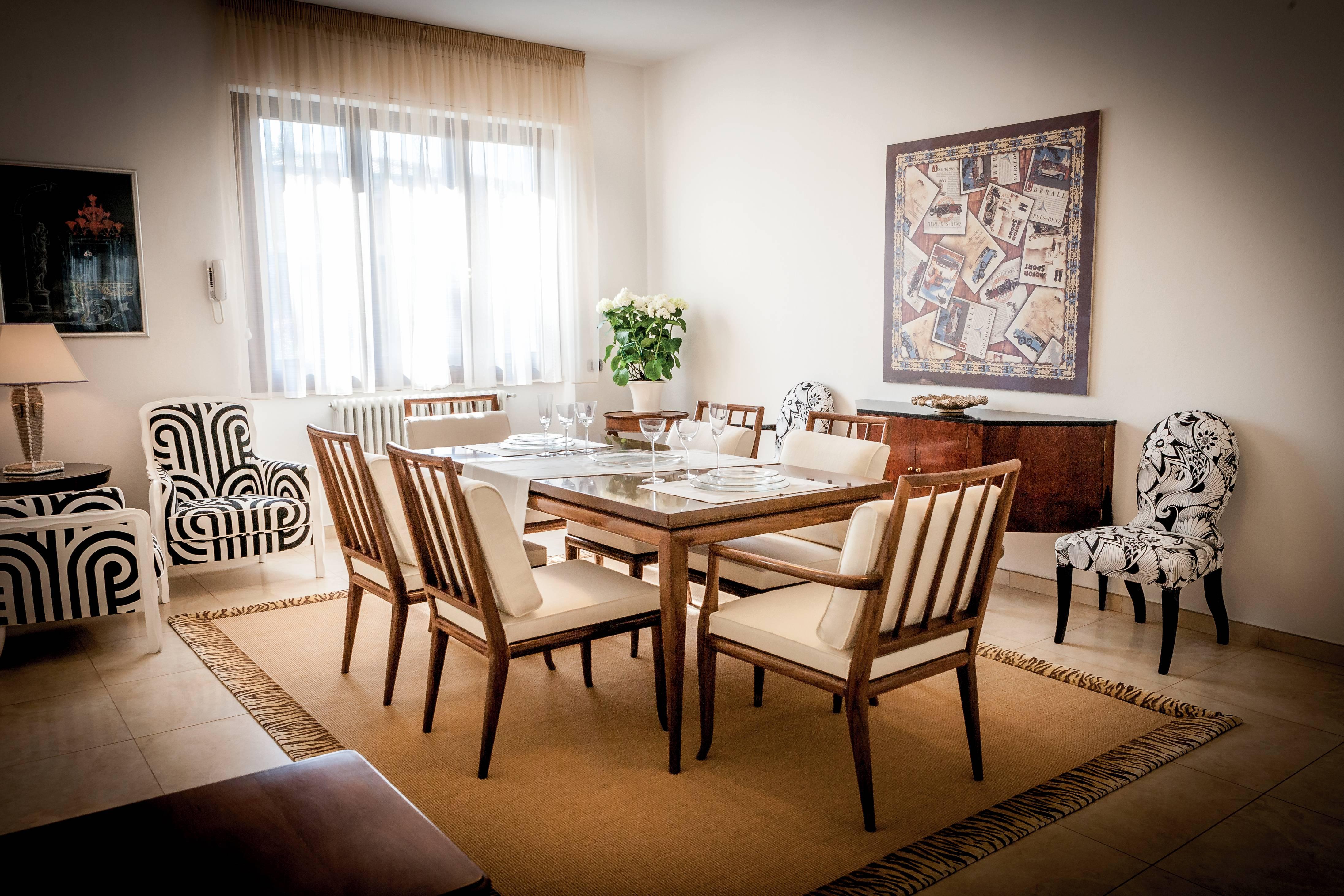 Esszimmerstuhl mit Nussbaumrahmen und Armlehnen im zeitgenössischen Stil, hergestellt in Italien im Angebot 9