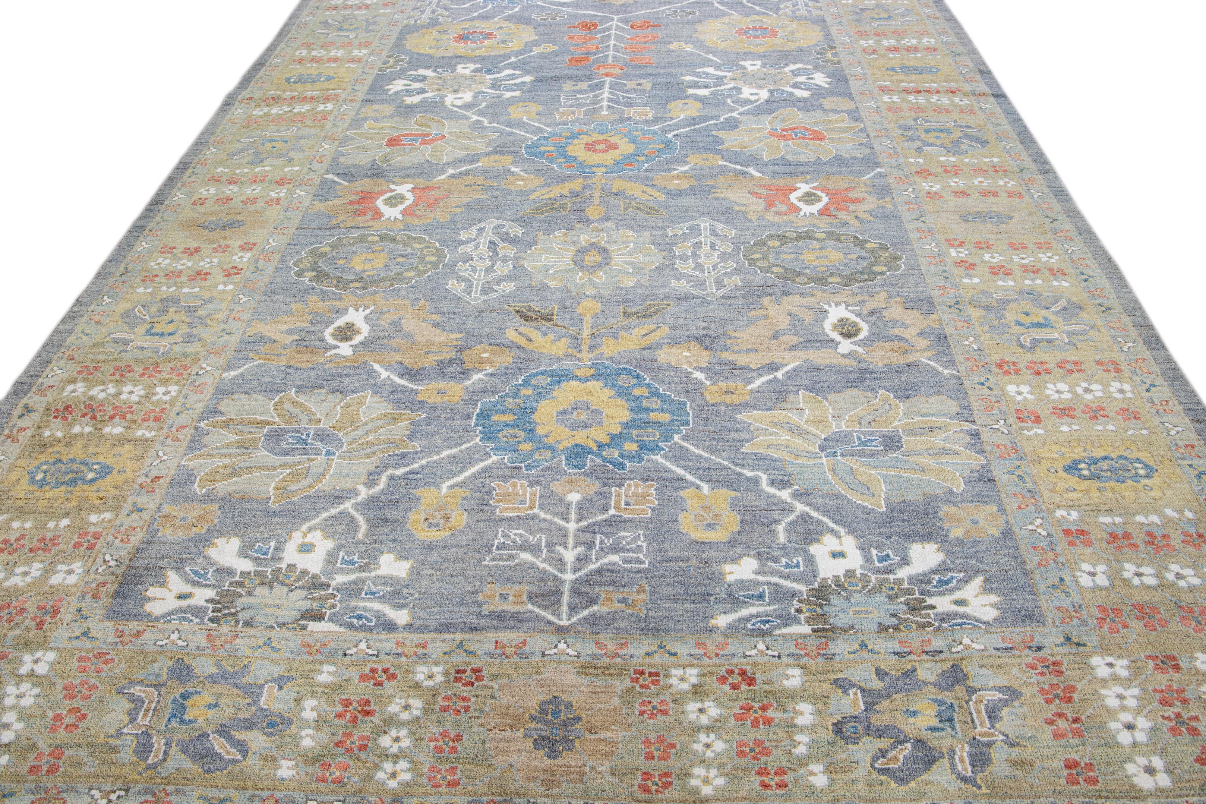 Zeitgenössischer Sultanabad Blauer handgefertigter Wollteppich mit Blumenmotiv (Persisch) im Angebot