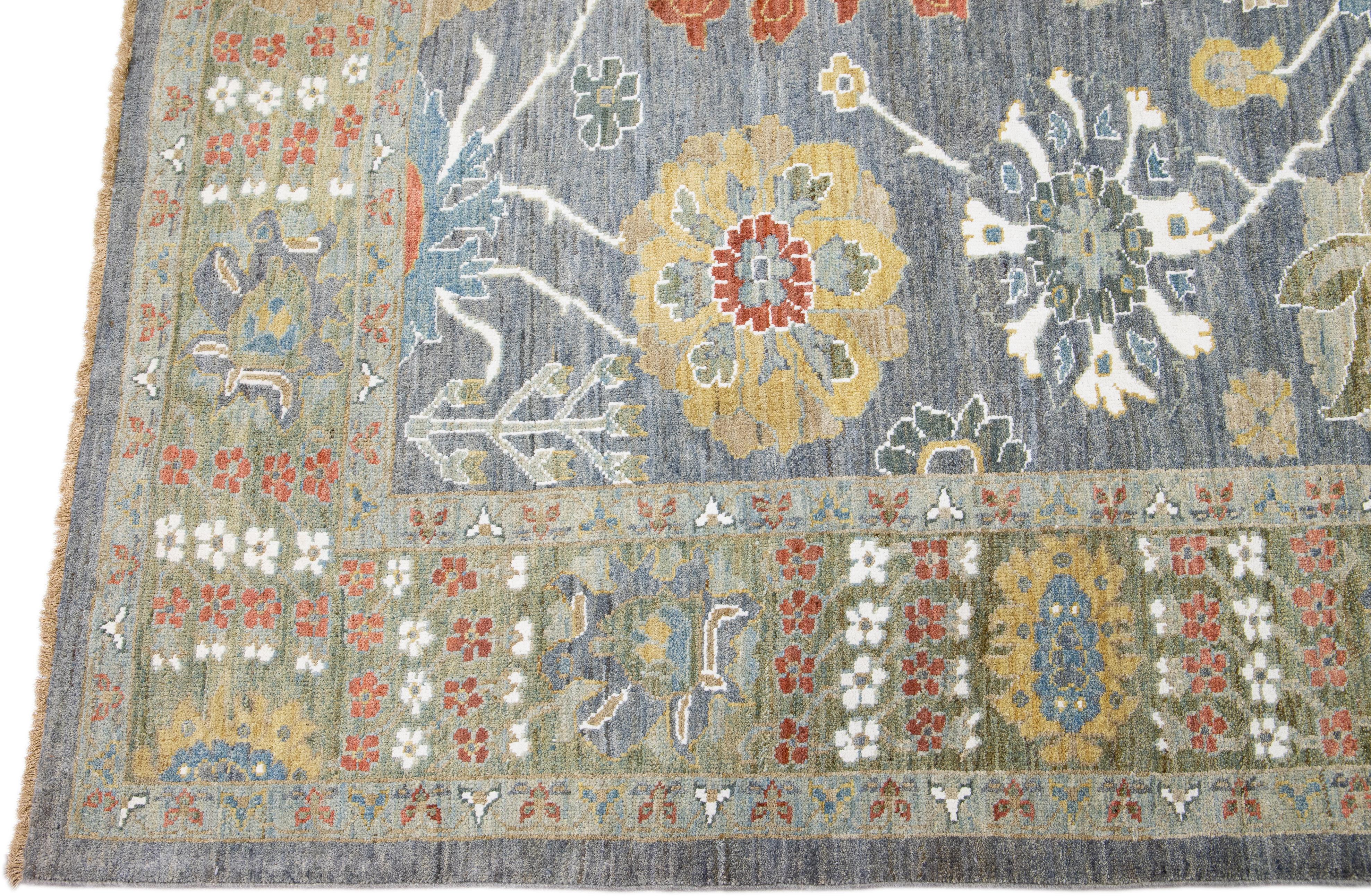 Tappeto contemporaneo in lana Sultanabad Rugs con motivo floreale fatto a mano di colore blu In condizioni Nuovo in vendita a Norwalk, CT