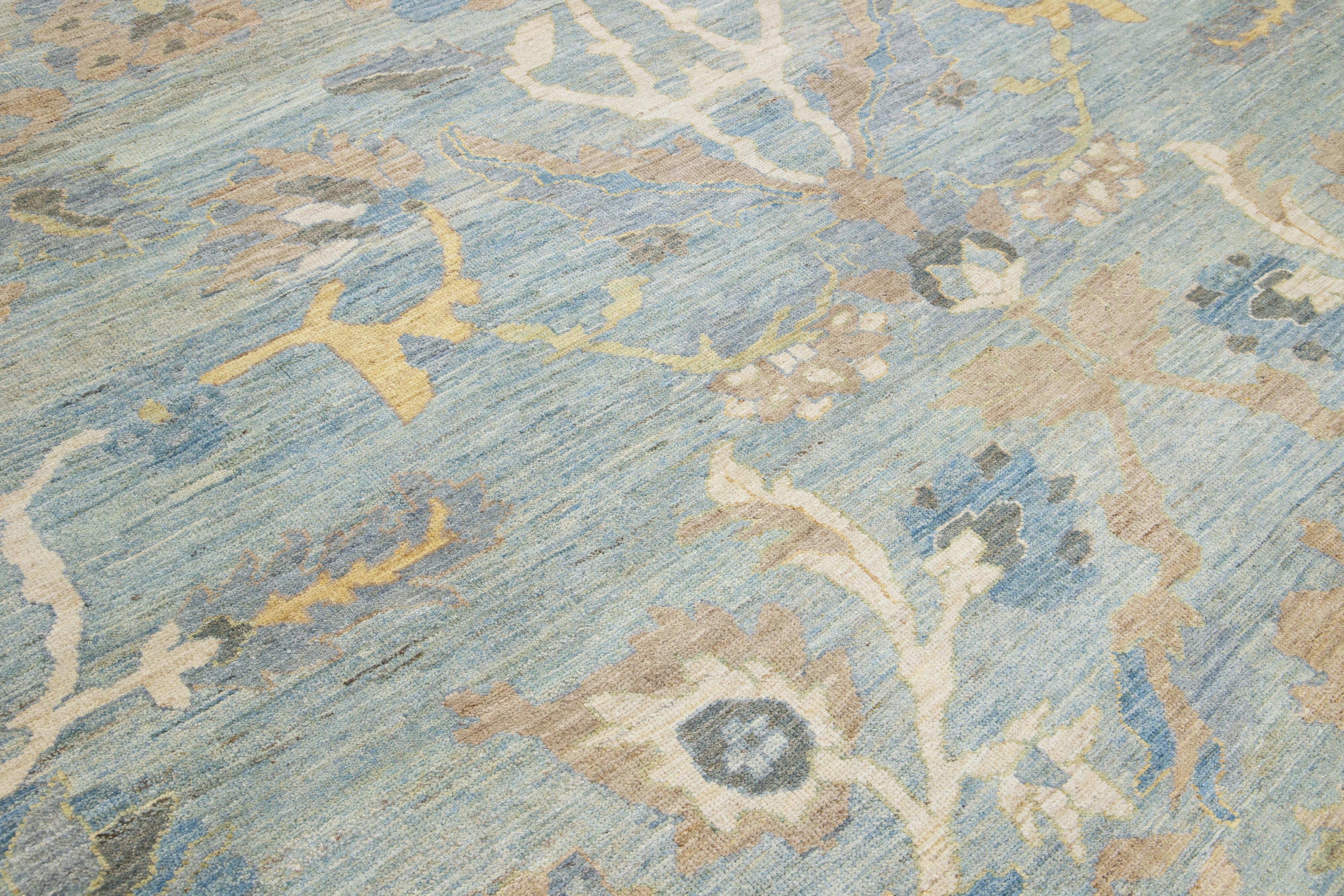 Apadana's Contemporary Sultanabad Designed Wool Rug Handmade In hellblau im Angebot 3