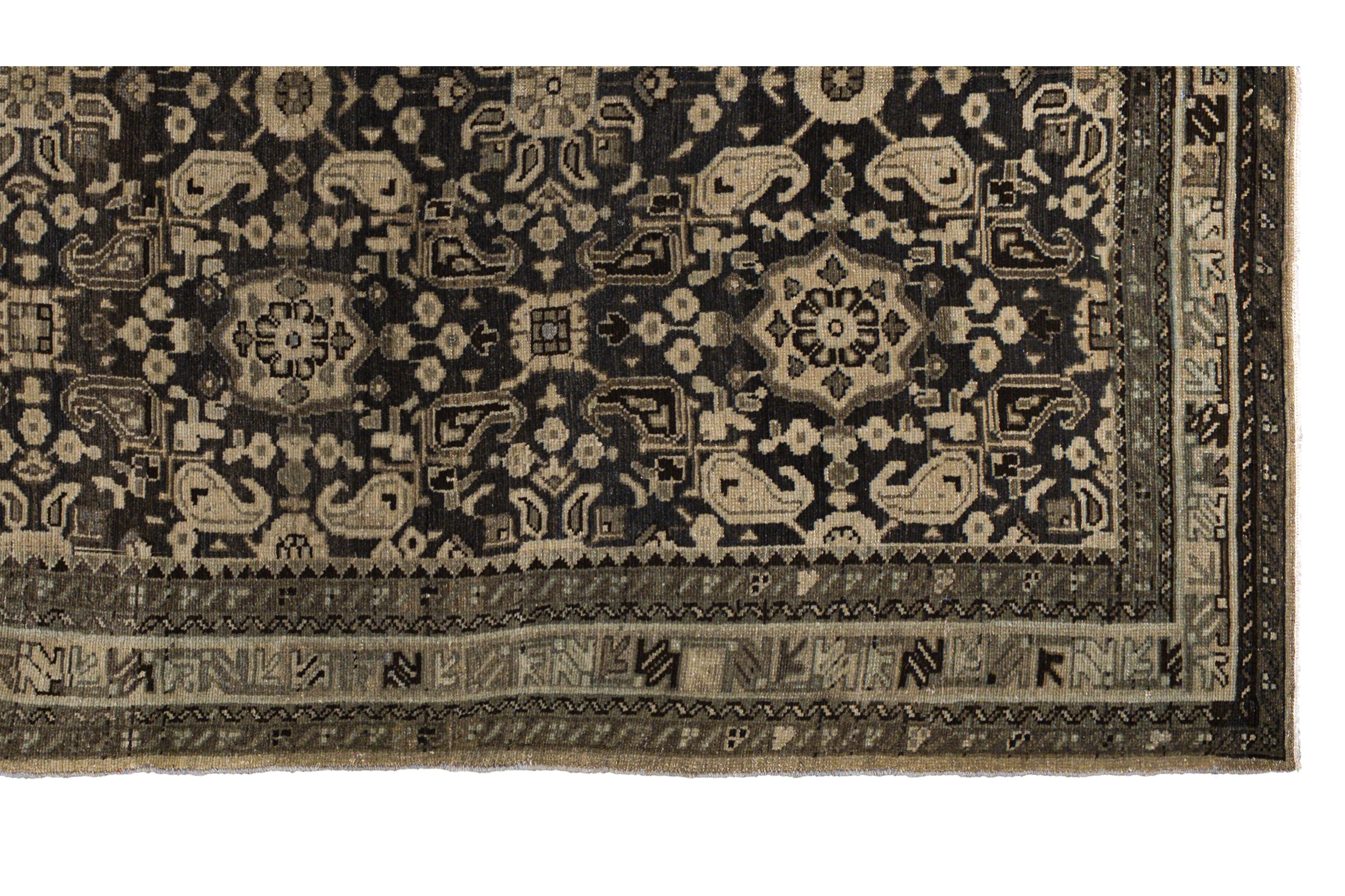 Zeitgenössischer Sultanabad Rugs Wollteppich, 5 ft × 10 ft, Marine und Beige, Allover (Wolle) im Angebot