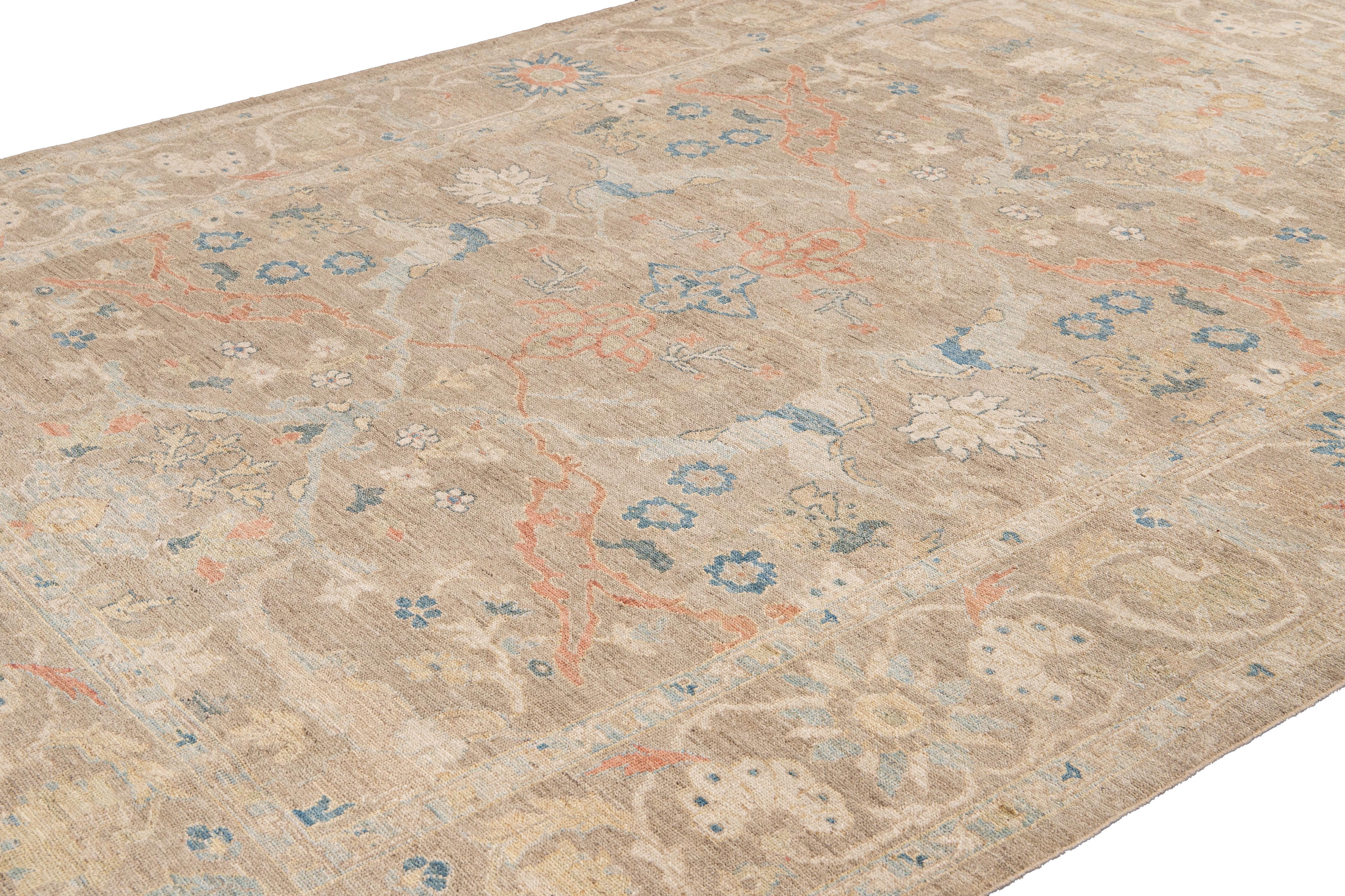 Contemporary Sultanabad Tan Handmade Geometric Floral Wool Rug In New Condition For Sale In Norwalk, CT