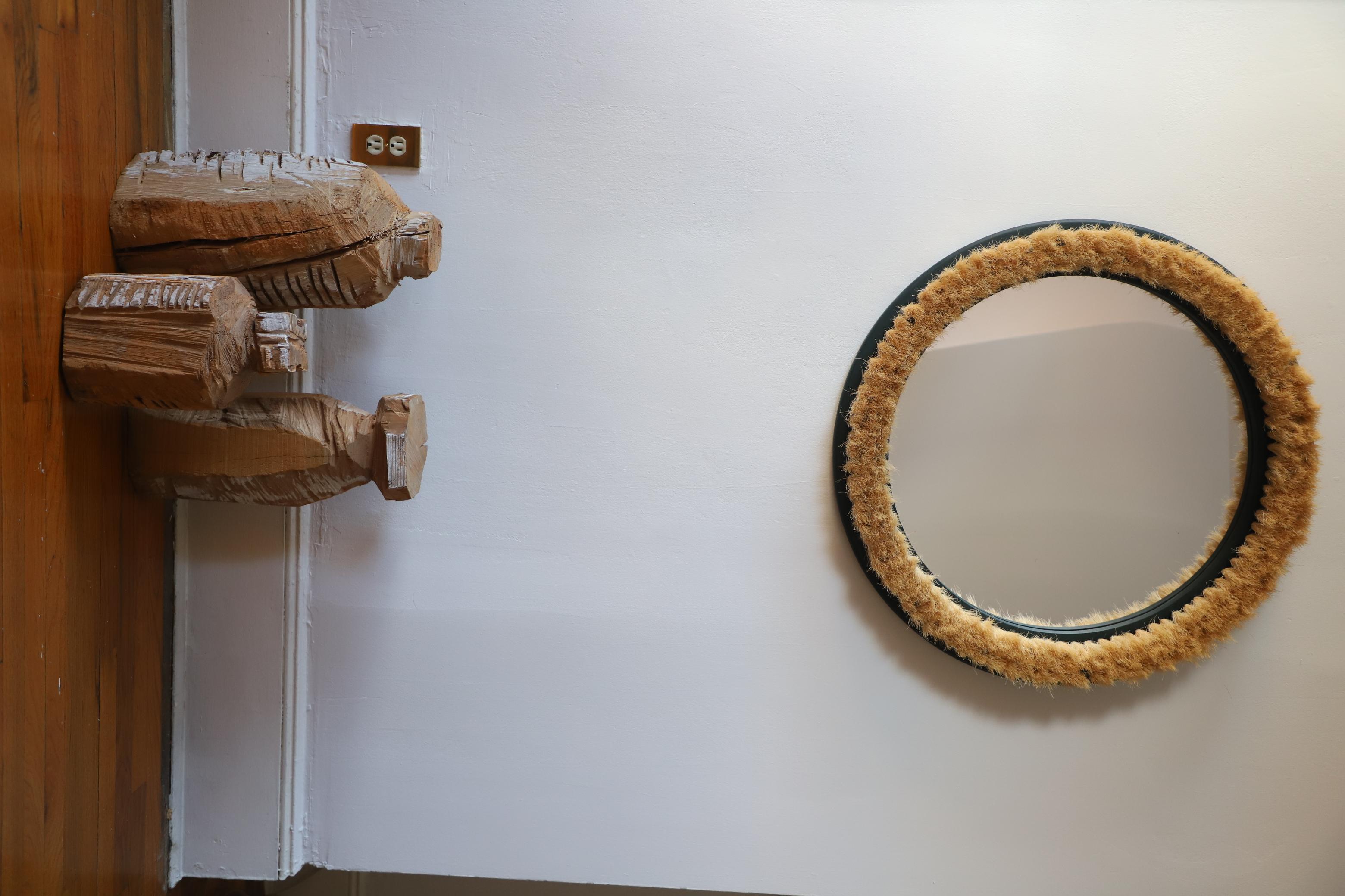 Fibre naturelle Miroir contemporain en forme de brosse de style Sunburst par Studio Melrose en vente