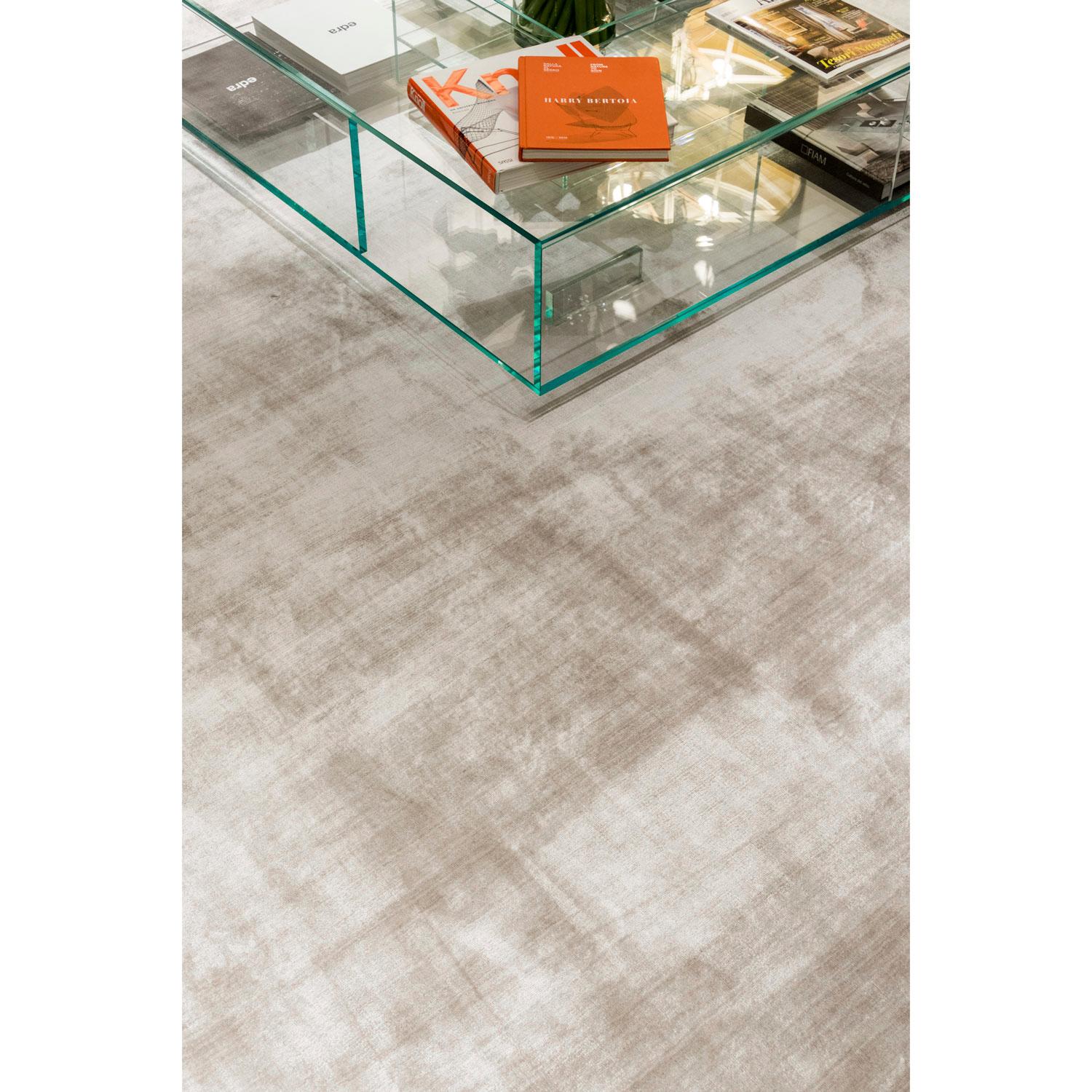 Moderne Tapis contemporain écru brillant et durable de Deanna Comellini, en stock, 200 x 300 cm en vente