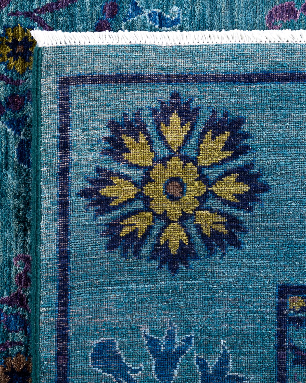 Contemporary Suzani Hand Knotted Wool Blue Area Rug  (21. Jahrhundert und zeitgenössisch) im Angebot