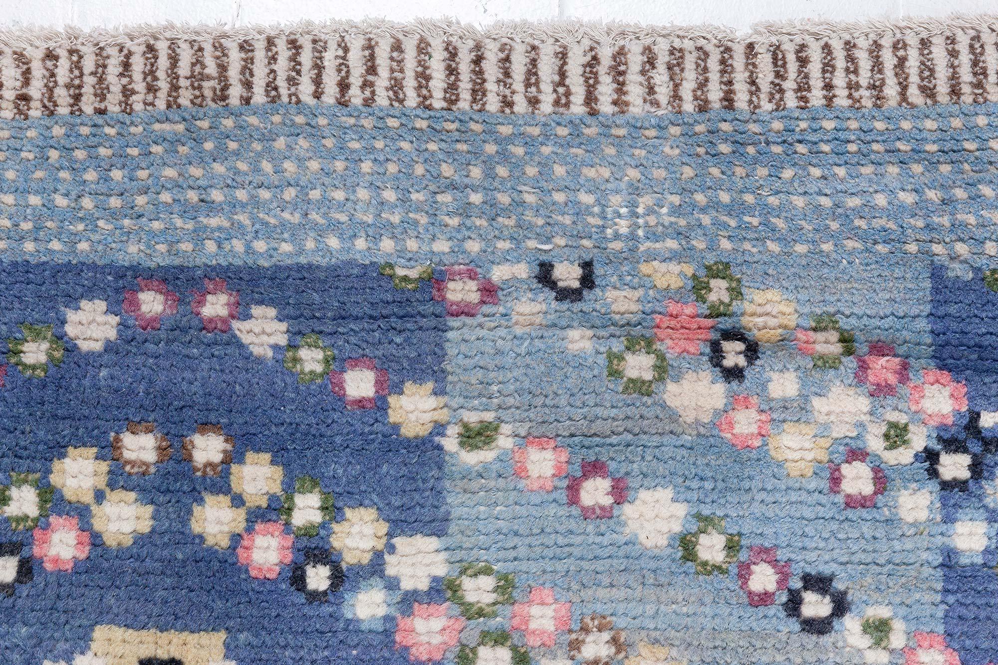 Tappeto svedese contemporaneo annodato a mano in blu di Doris Leslie Blau In condizioni Nuovo in vendita a New York, NY