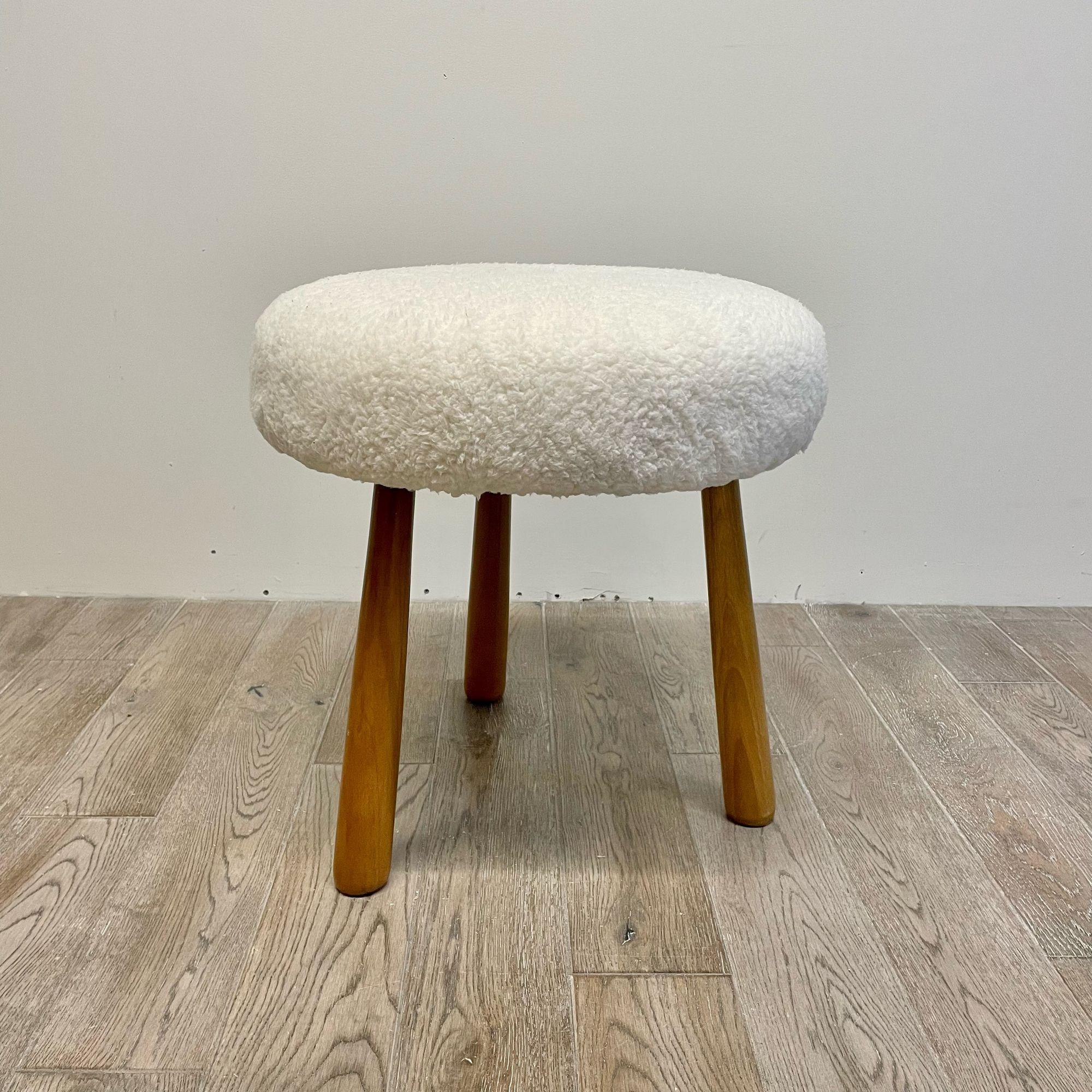 Contemporary Swedish Modern Style Faux Sheepskin Footstool / Ottoman, Cream
Contemporary organic form tri-pod stool or ottoman. New comfortable foam cushioning and white faux shearling. Overall form and design inspired by Nordic design / Swedish
