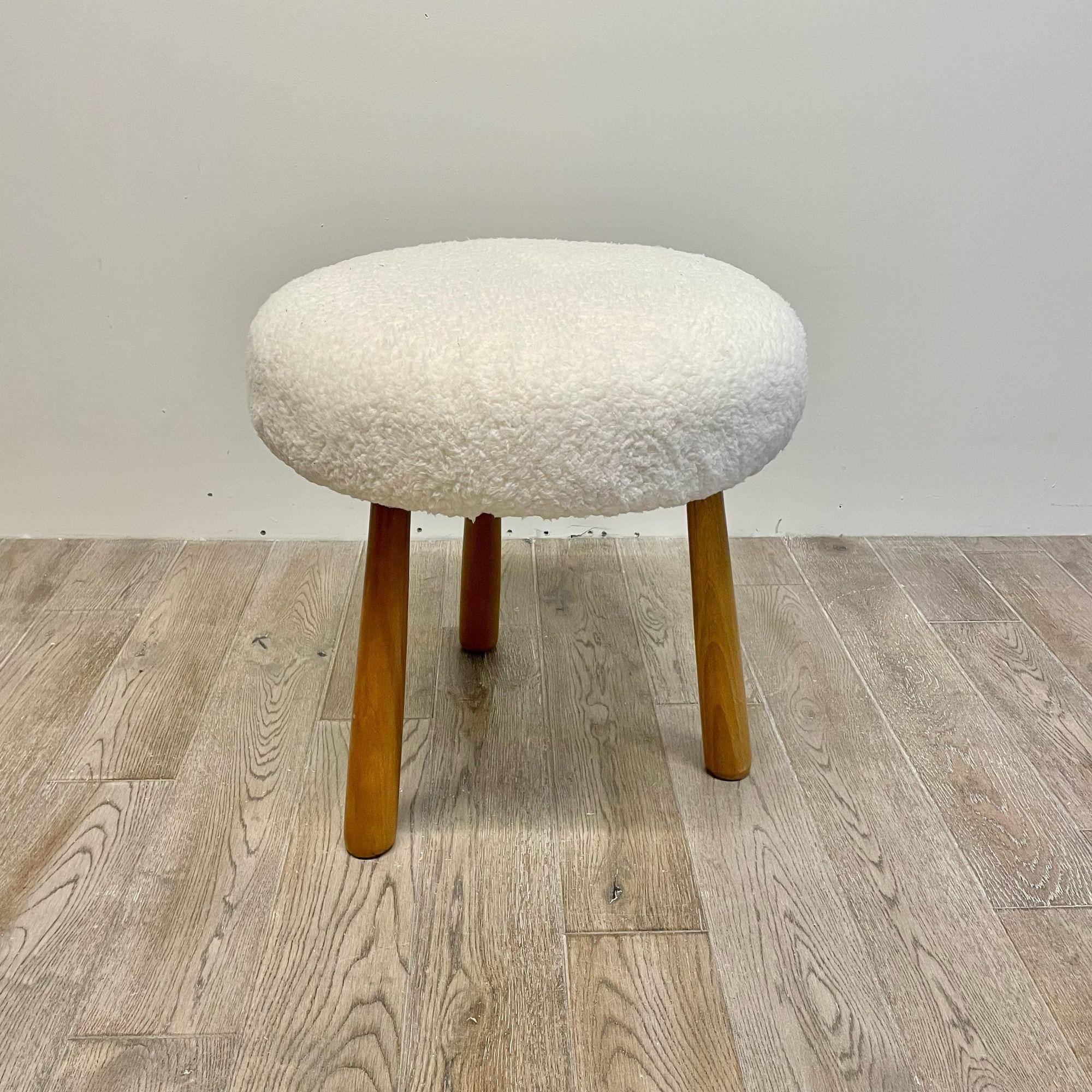 Mid-Century Modern Contemporary Swedish Modern Style Faux Sheepskin Footstool / Ottoman, Cream For Sale