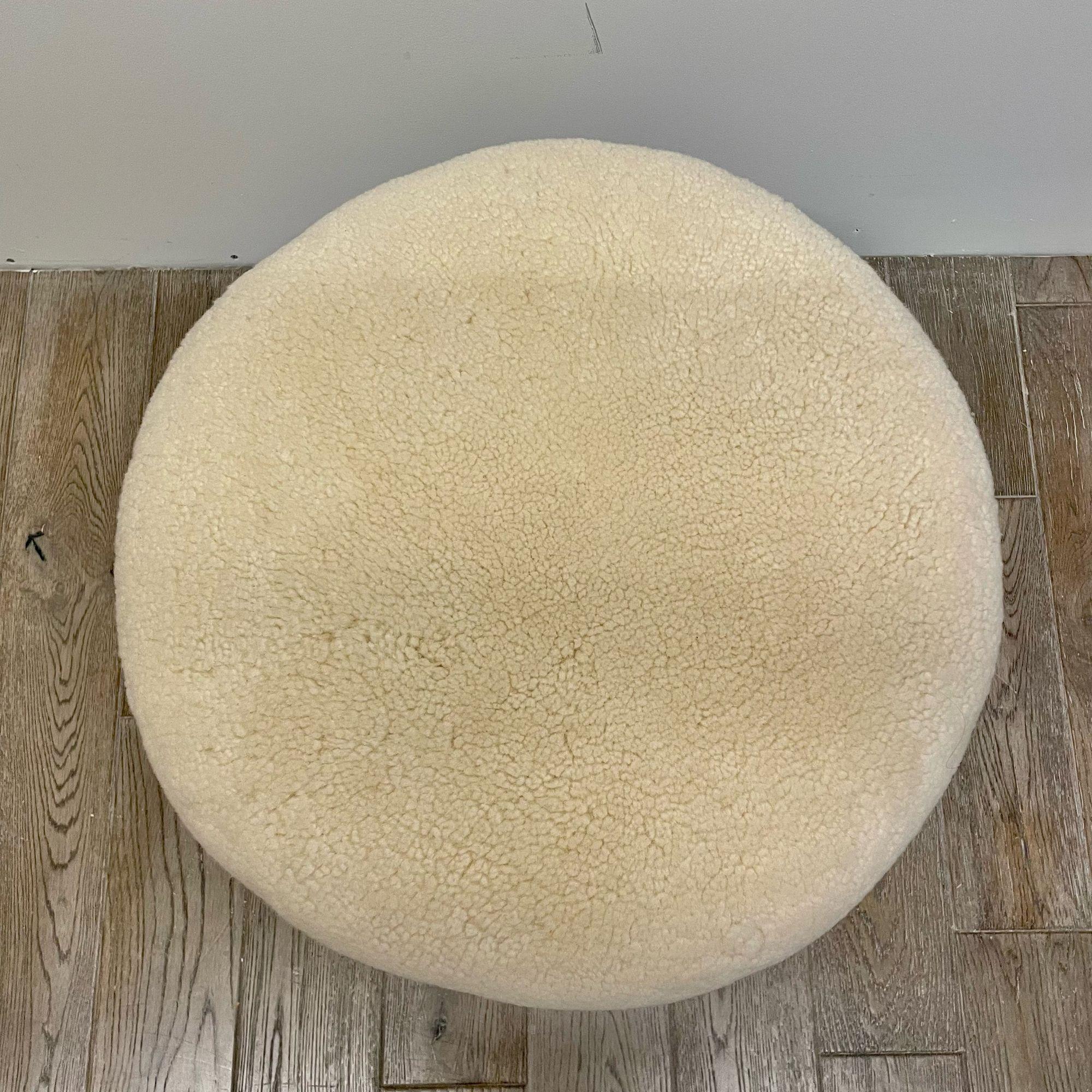 Contemporary Swedish Modern Style Sheepskin Footstool / Ottoman, Beige In Good Condition For Sale In Stamford, CT