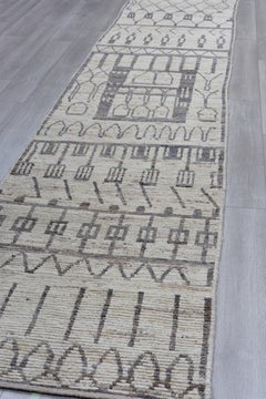 Contemporary Swirl Tulu