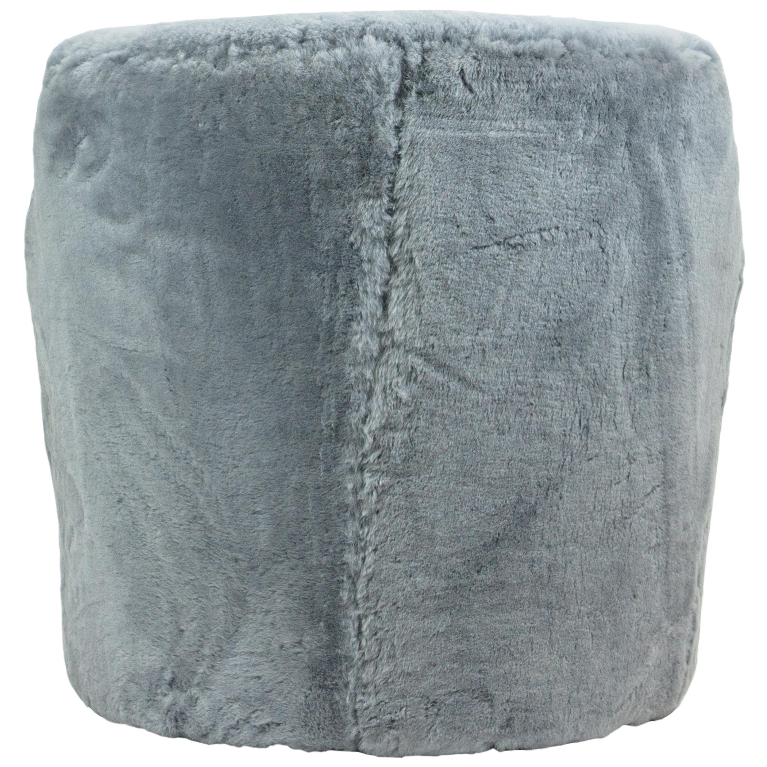 Contemporary Swivel Chair in Blue Gray Shearling For Sale 3