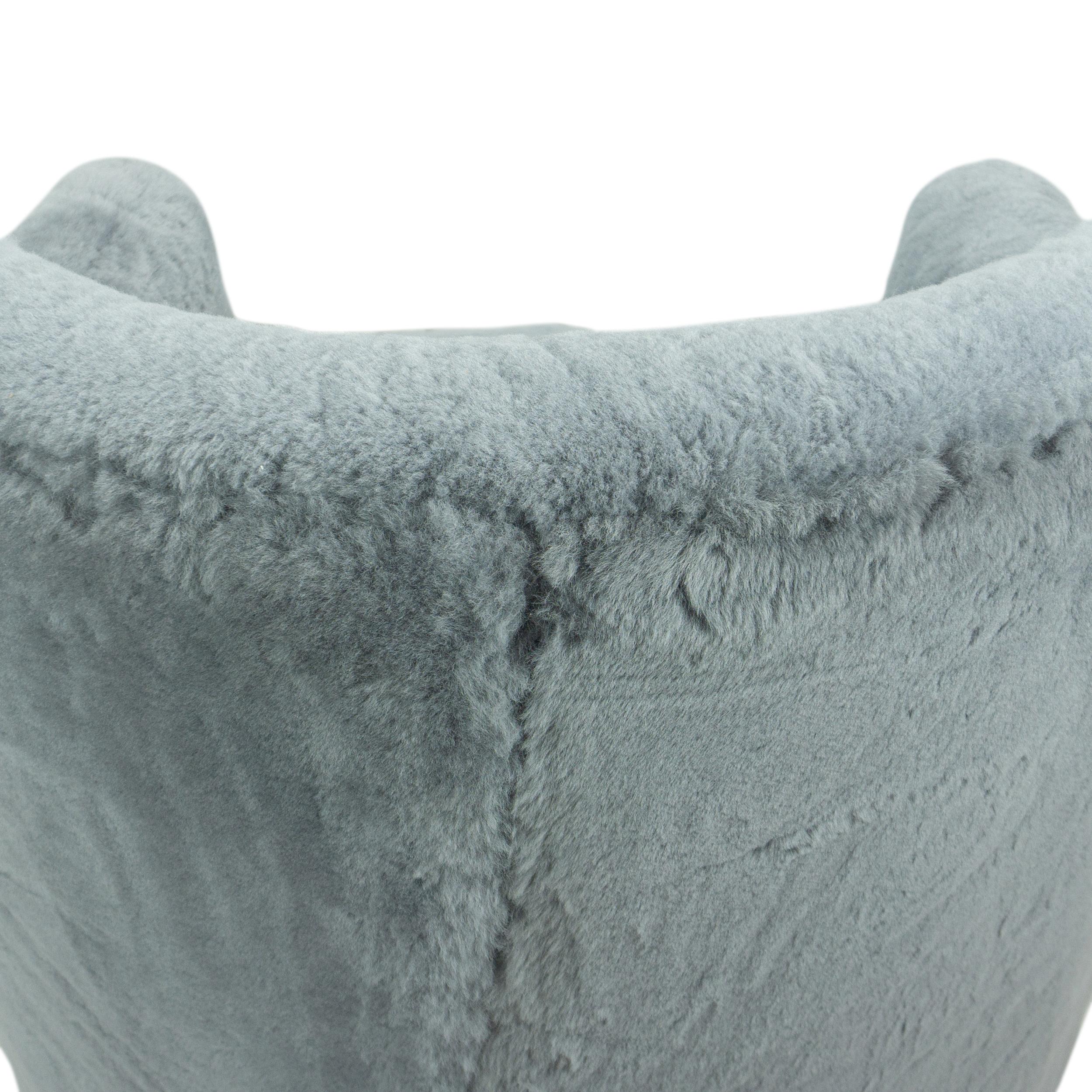 Contemporary Swivel Chair in Blue Gray Shearling For Sale 13