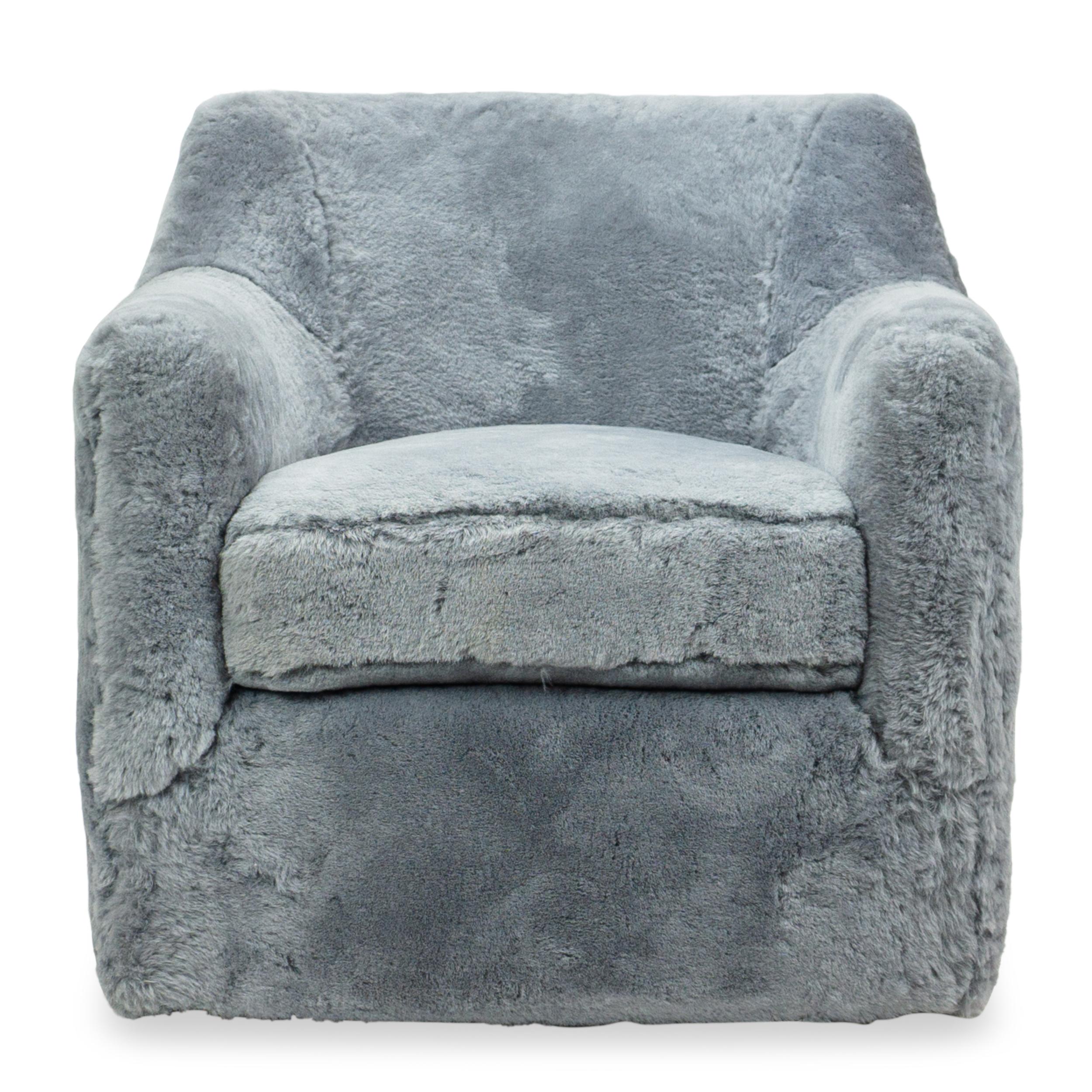 Américain Chaise pivotante contemporaine en peau de mouton bleue et grise en vente