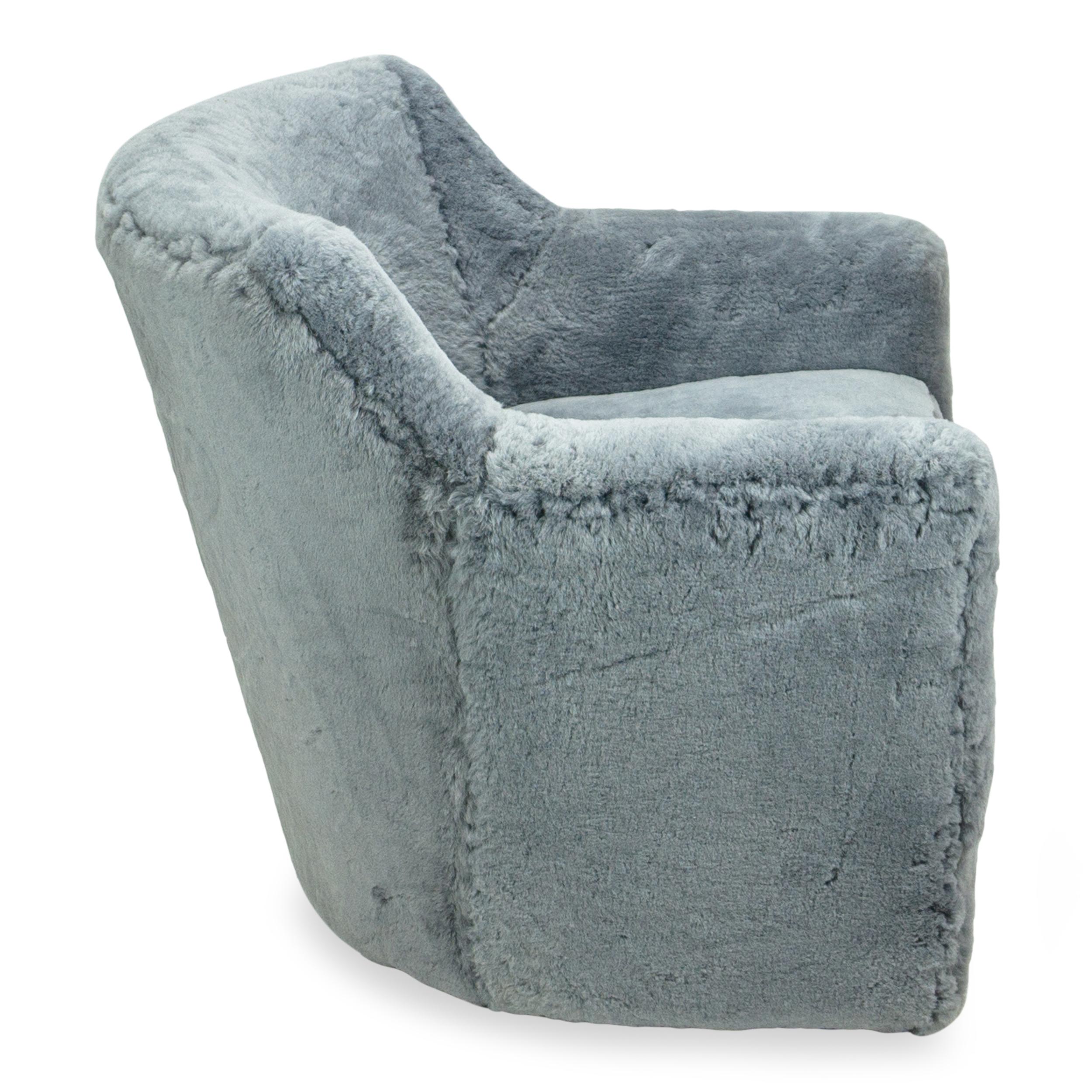 Contemporary Swivel Chair in Blue Gray Shearling For Sale 3