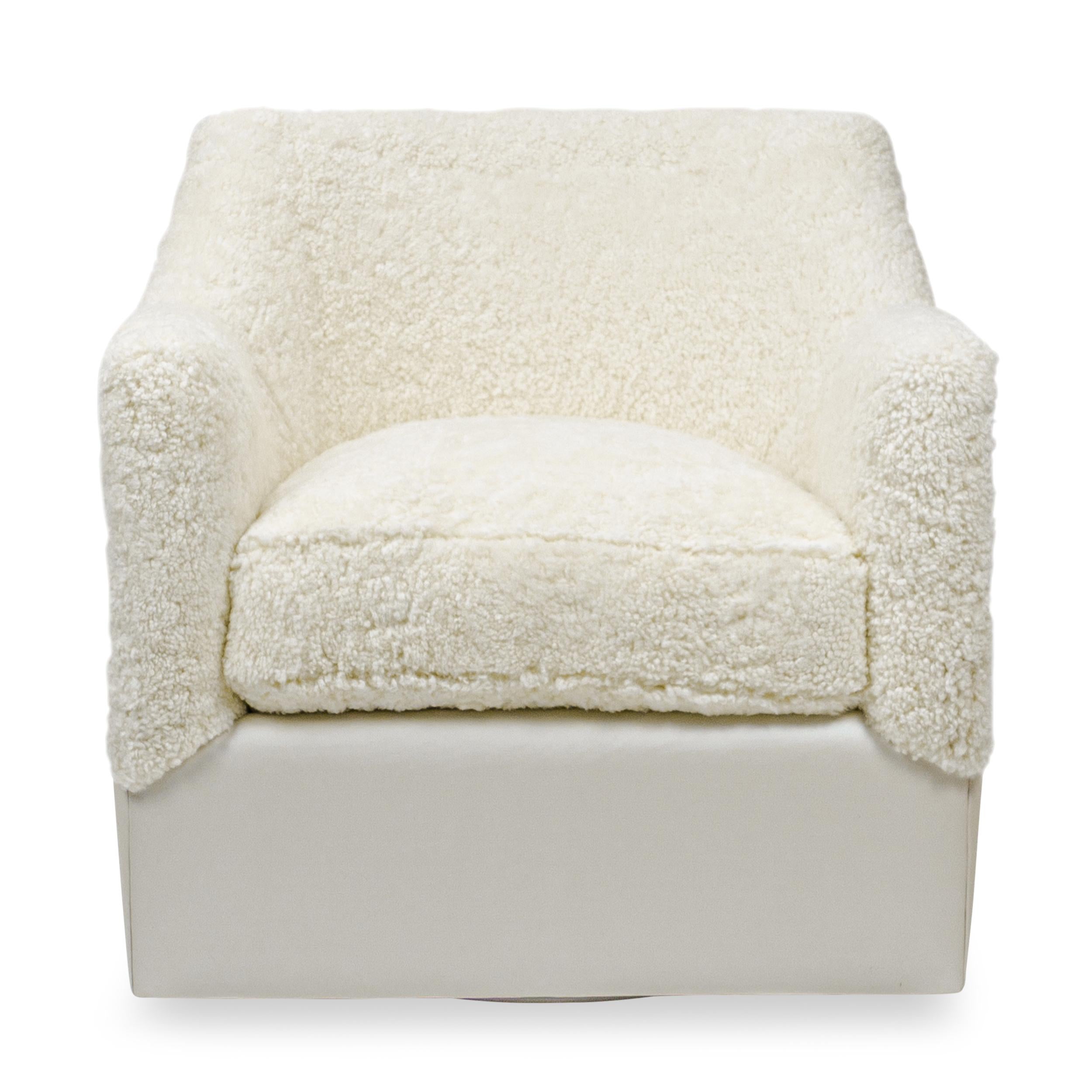 American Contemporary Swivel Chair in White Shearling and Vinyl Back For Sale