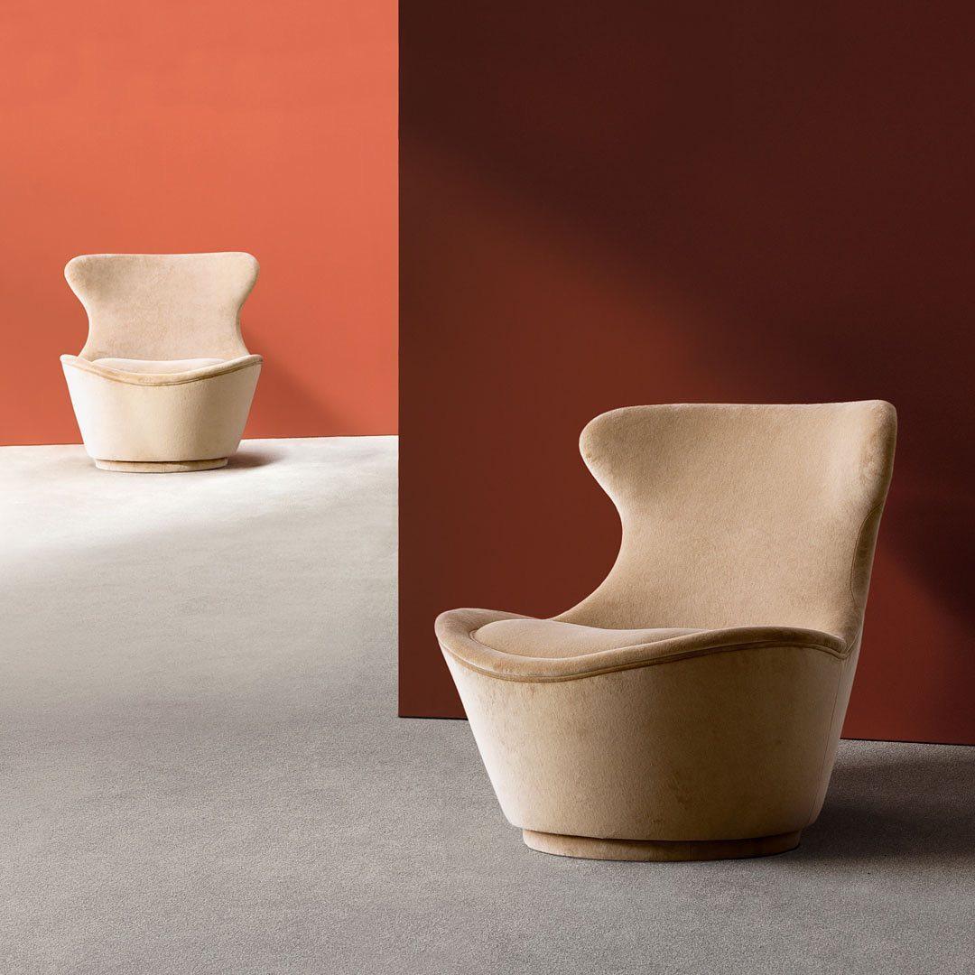 Contemporary Swivel Lounge Chair In Custom Velvet Colors For Sale 2