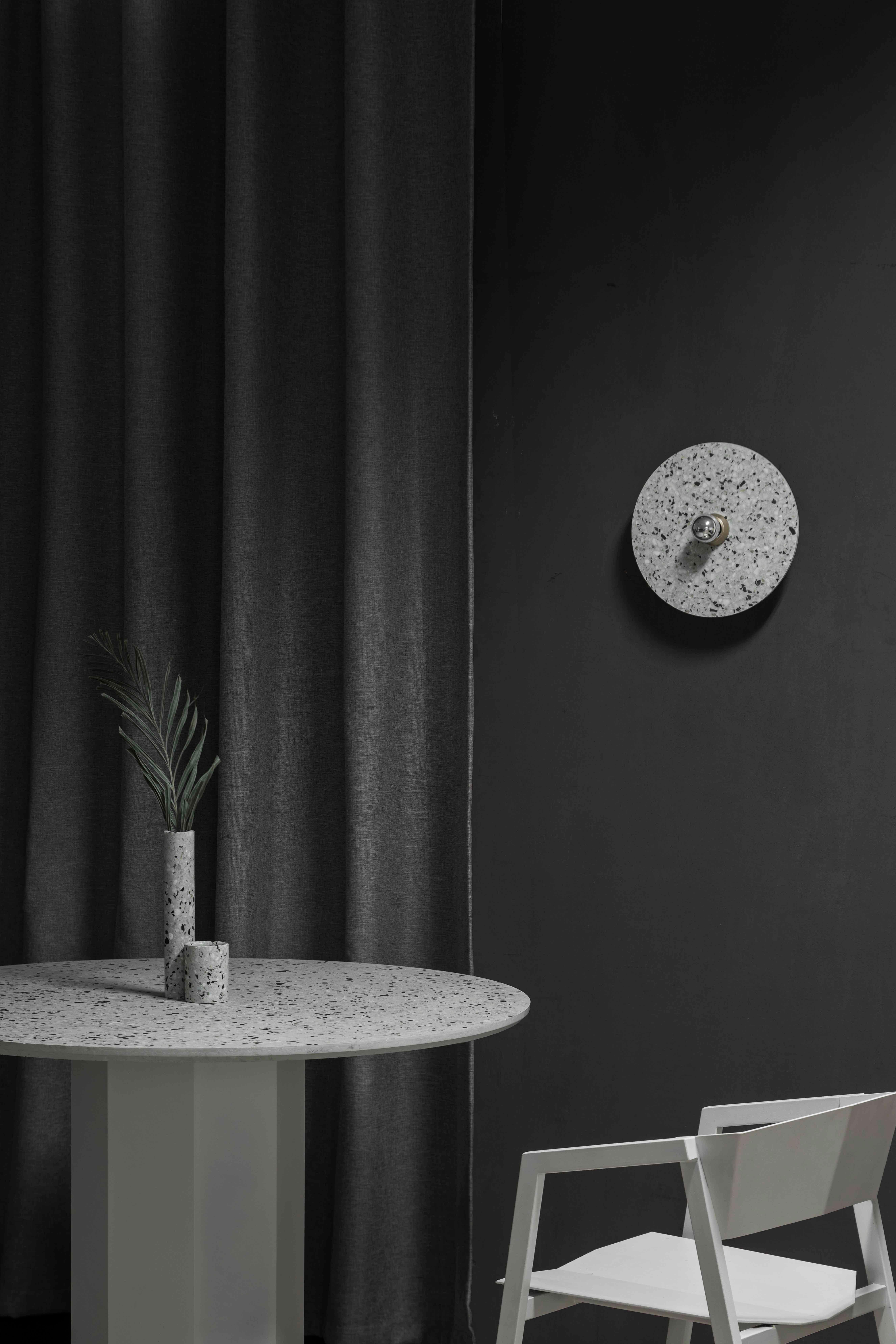 Contemporary Table 'Gong' 'black terrazzo' In New Condition For Sale In Paris, IDF