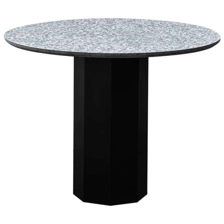 Table contemporaine 'Gong' en terrazzo noir
