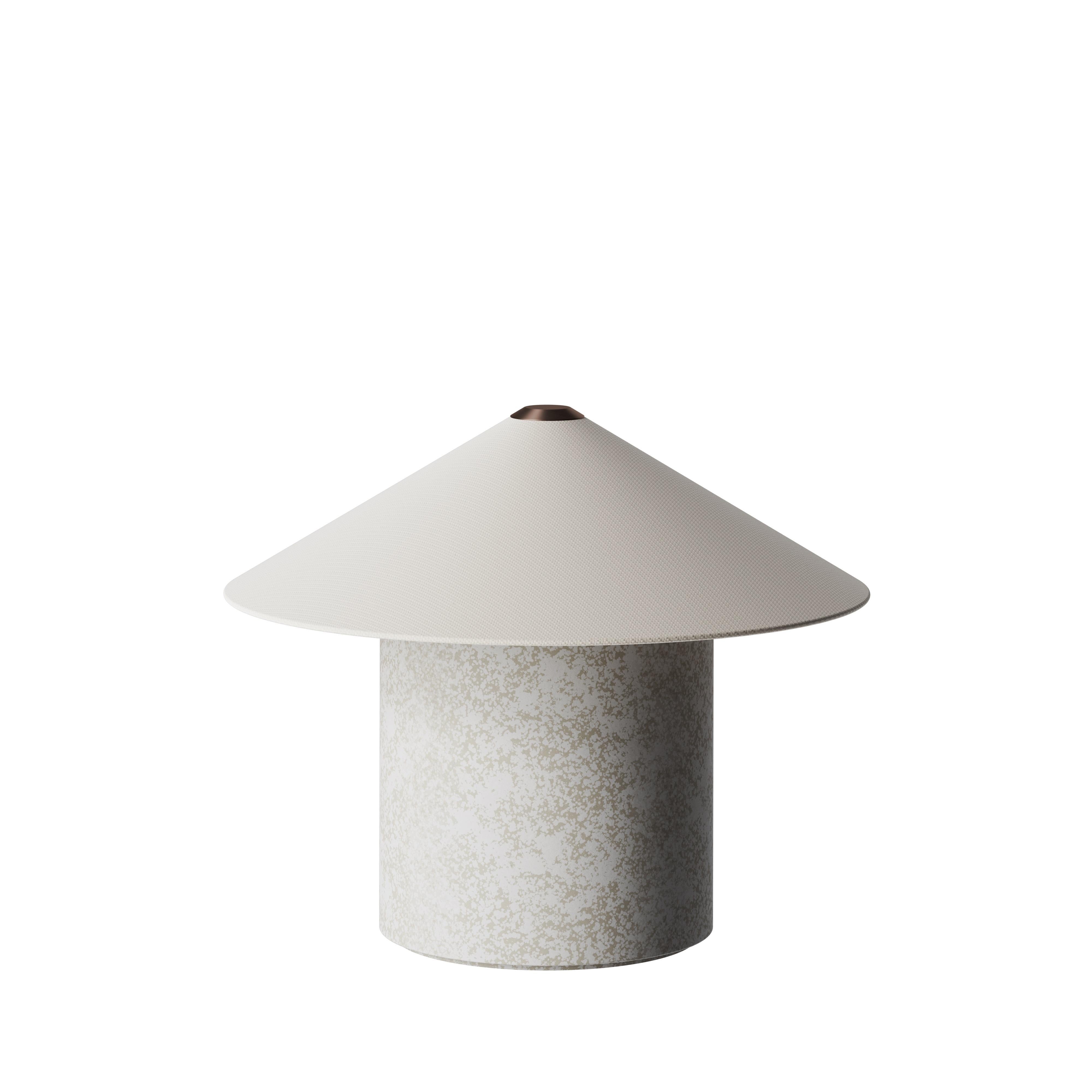 Contemporary Table Lamp 'Futé'

DIMENSIONS
H 17.2 x  Ø 18.0 cm

CORD LENGTH
2,5m white plastic cord 

LIGHT SOURCE (NOT INCLUDED)
Socket: LED 1,5W 

_________________

The LYFA collection is rooted in a philosophy of pure aesthetics and intentional