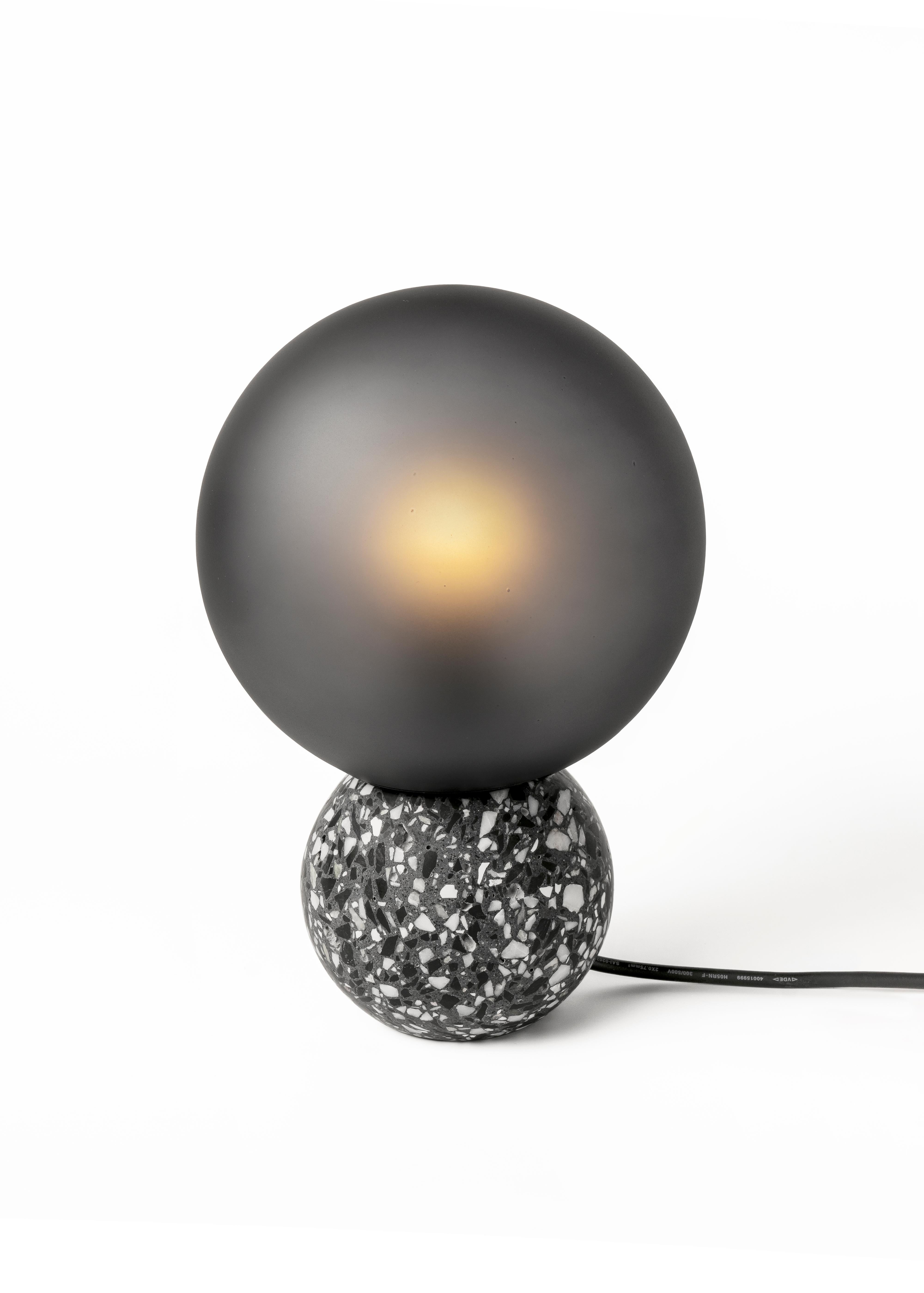 Contemporary Table Lamp '8' in White Terrazzo In New Condition For Sale In Paris, FR