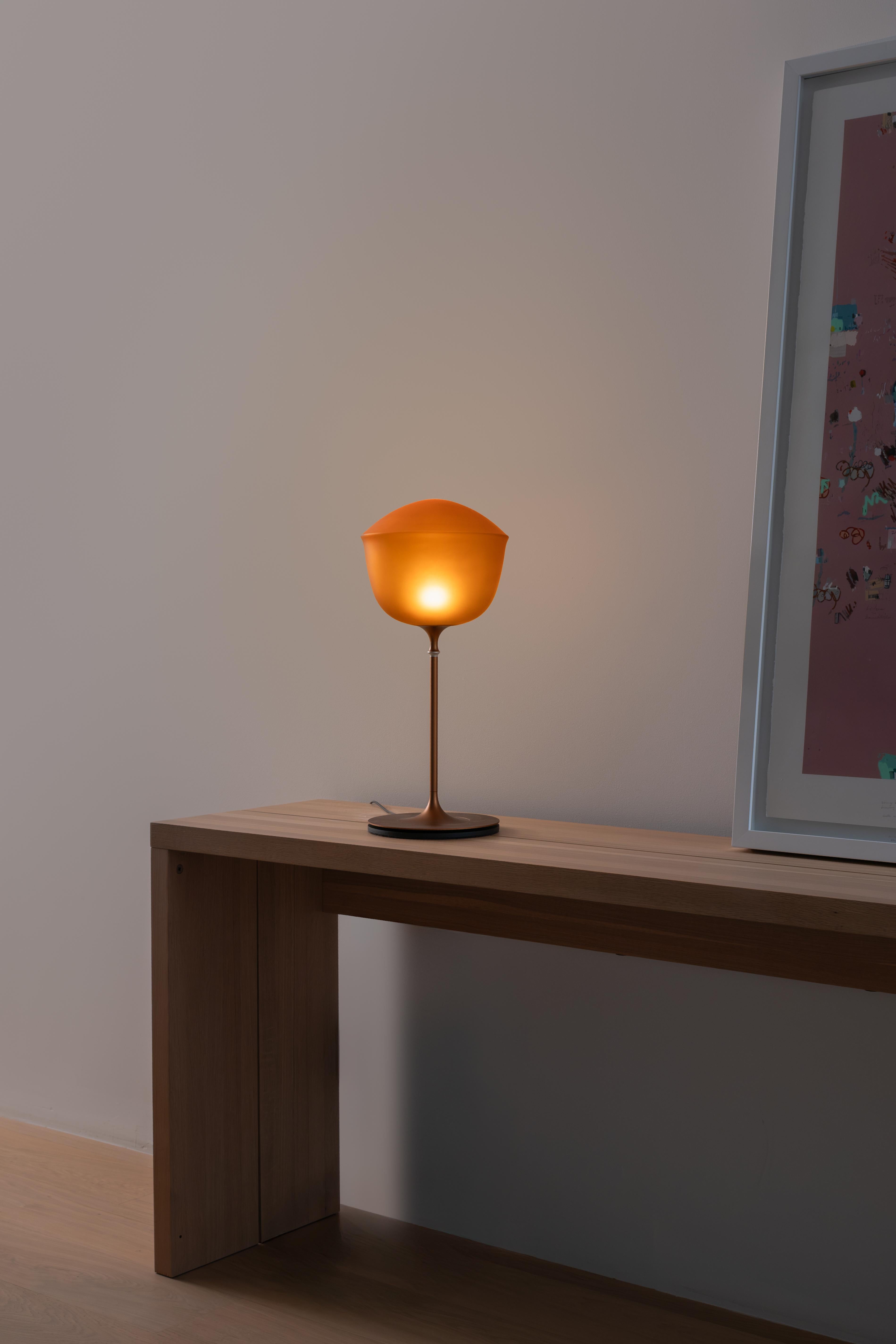 Zeitgenössische Tischleuchte 'Contour' 225, zitronengelb von AND im Angebot 3