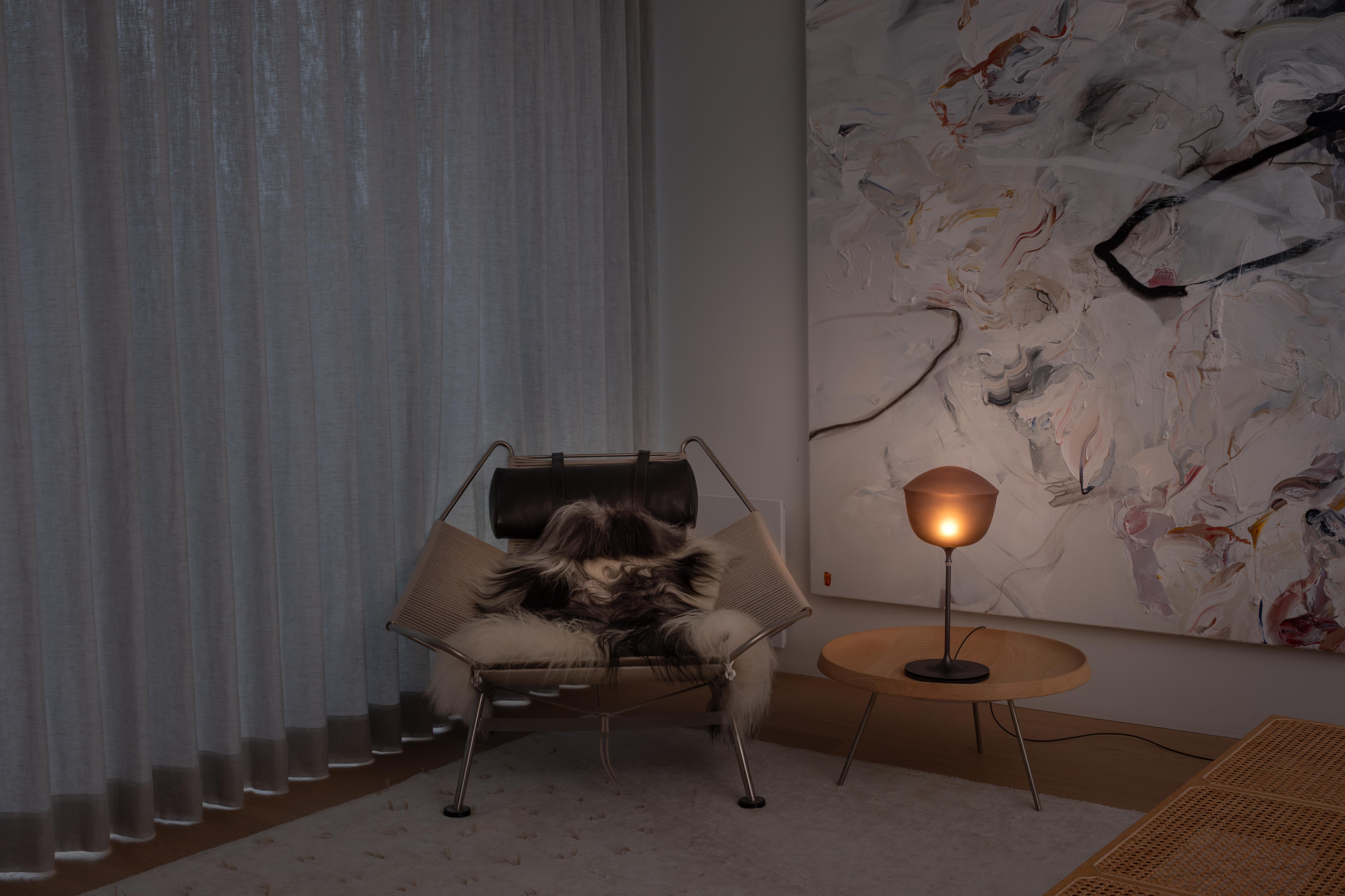 Zeitgenössische Tischleuchte 'Contour' 225, zitronengelb von AND im Angebot 9