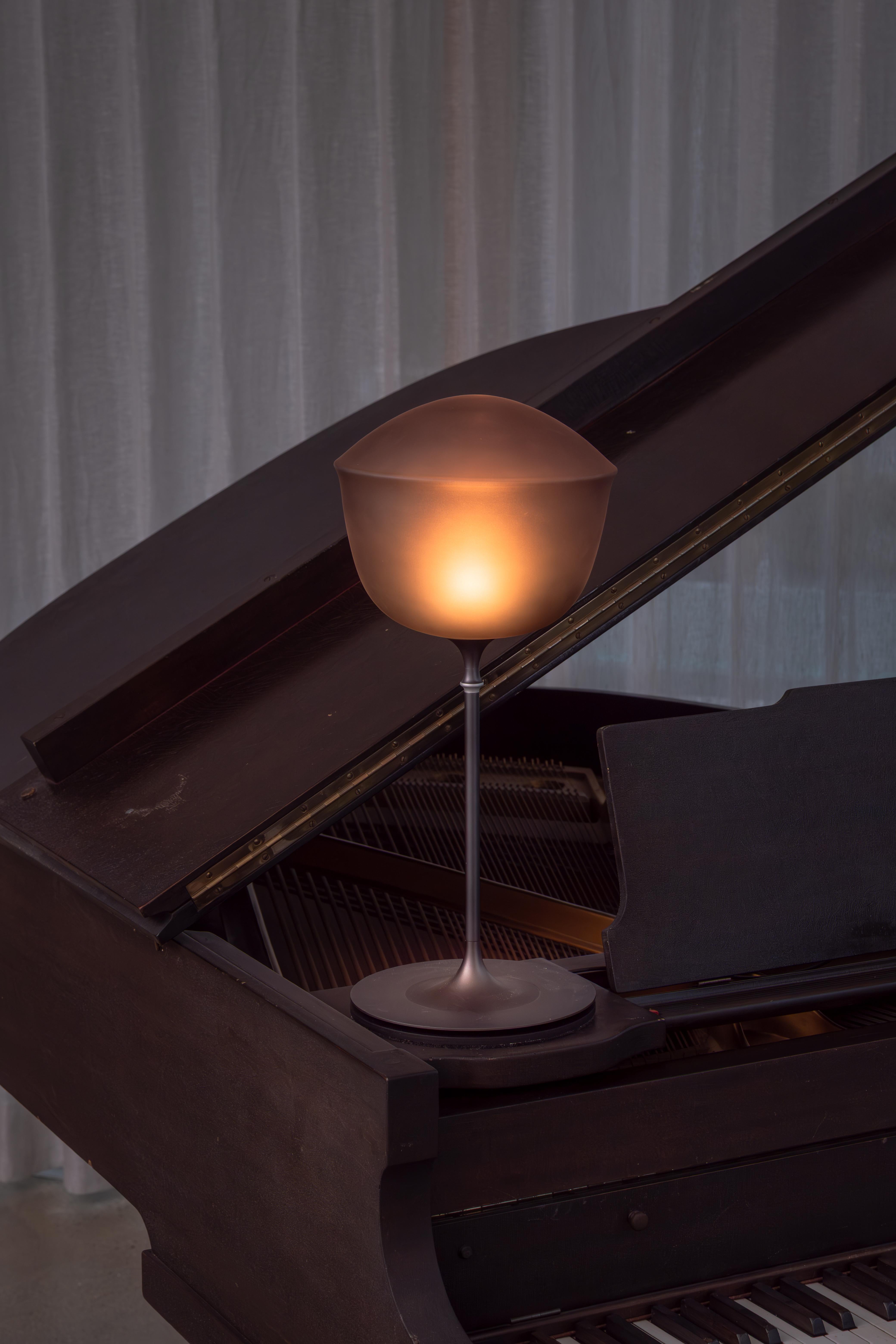 Lámpara de sobremesa contemporánea 'Contour' 225, Pizarra by AND en Nuevo estado para la venta en Paris, IDF