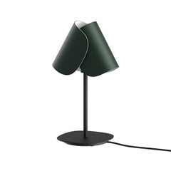 Lampada da tavolo contemporanea 'Flip' di Sebastian Herkner X AGO, Verde