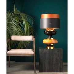 Lampada da tavolo contemporanea Paralume in ottone dorato oro ambra nero Italia