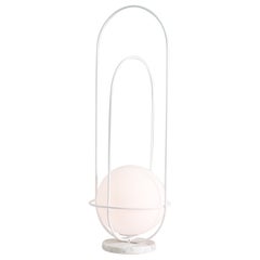 Lampada da tavolo contemporanea 'Orbit', zoccolo in marmo bianco