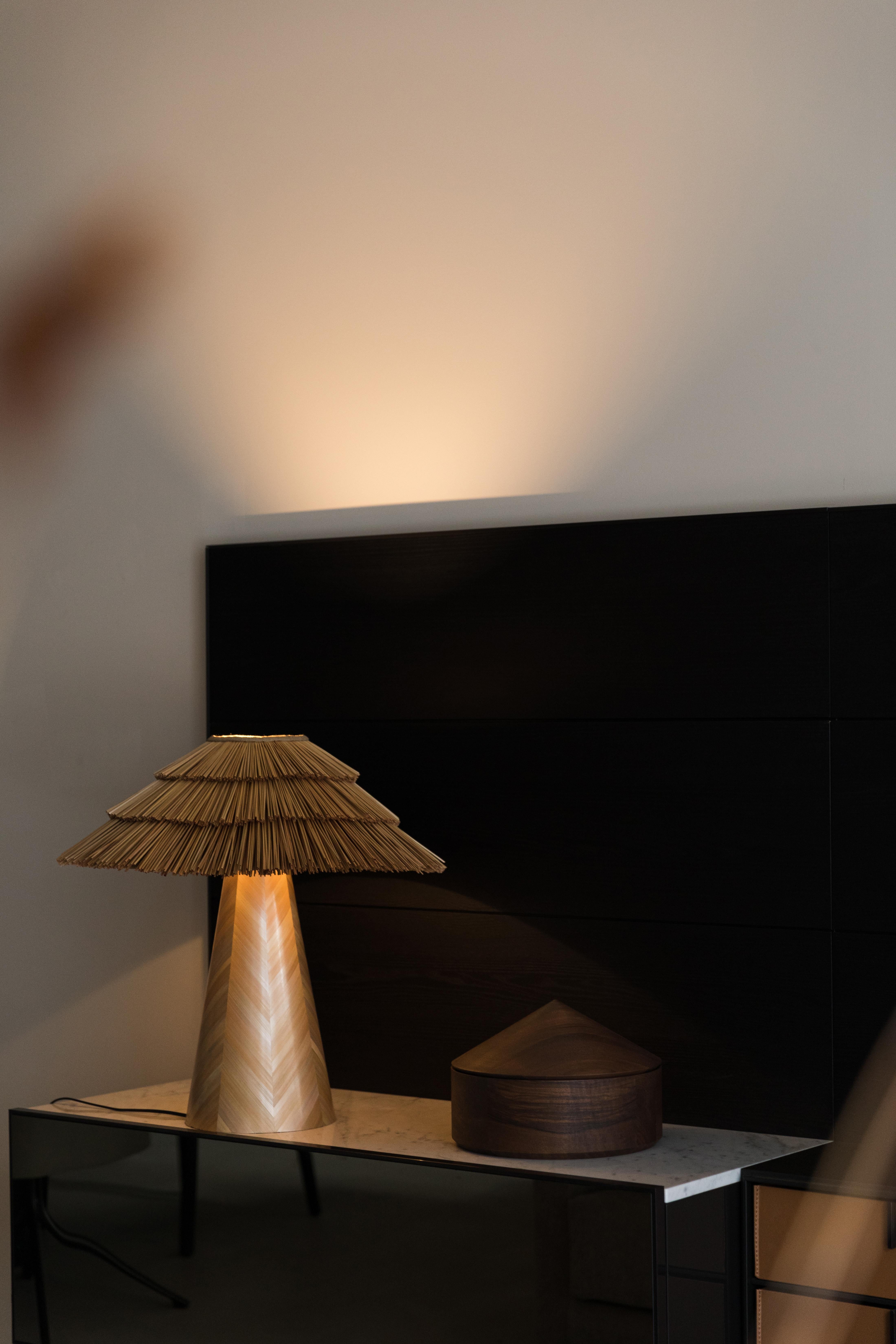 Lampe de table contemporaine Roots of Home, beige, petite en vente 3