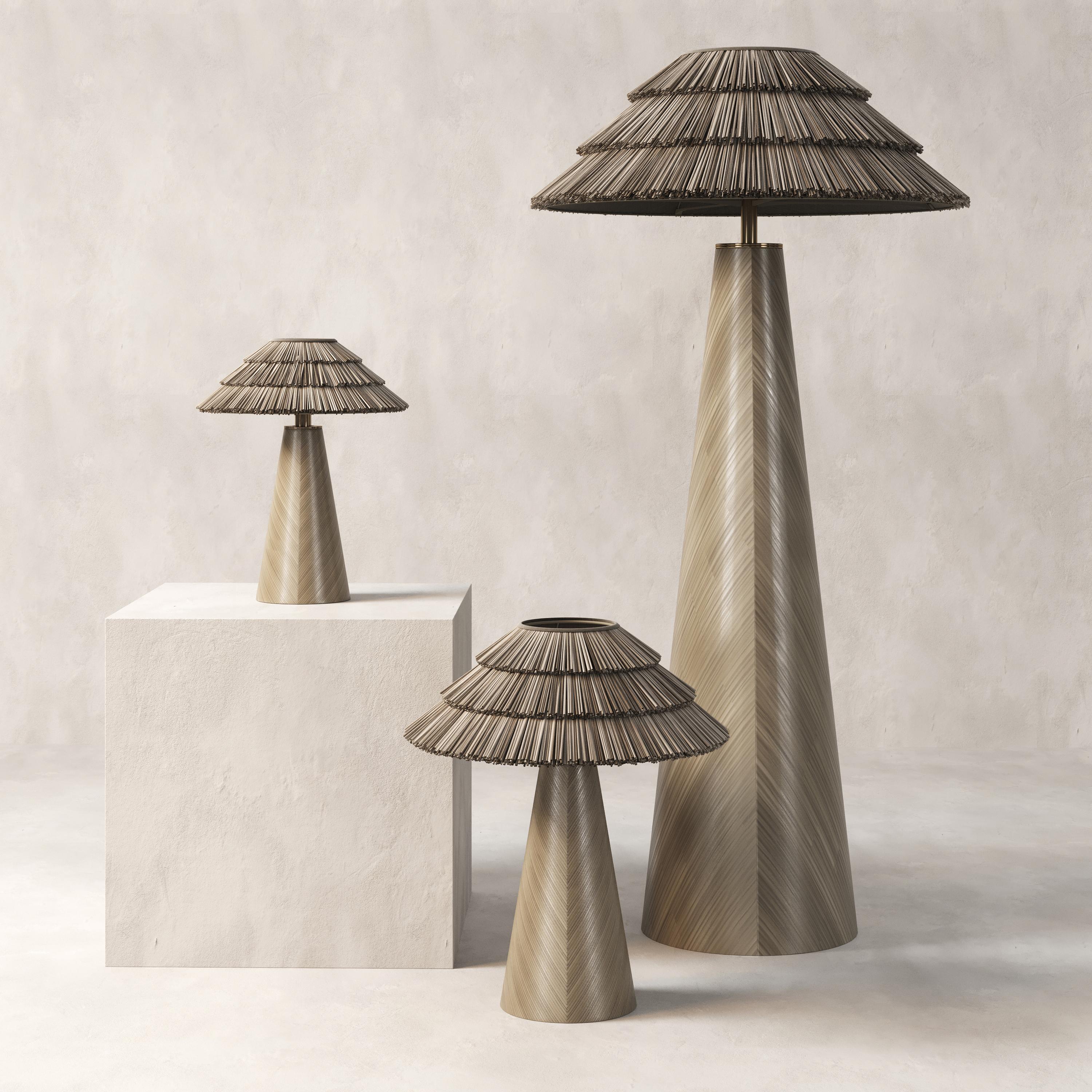 Ukrainien Lampe de table contemporaine Roots of Home, beige, petite en vente