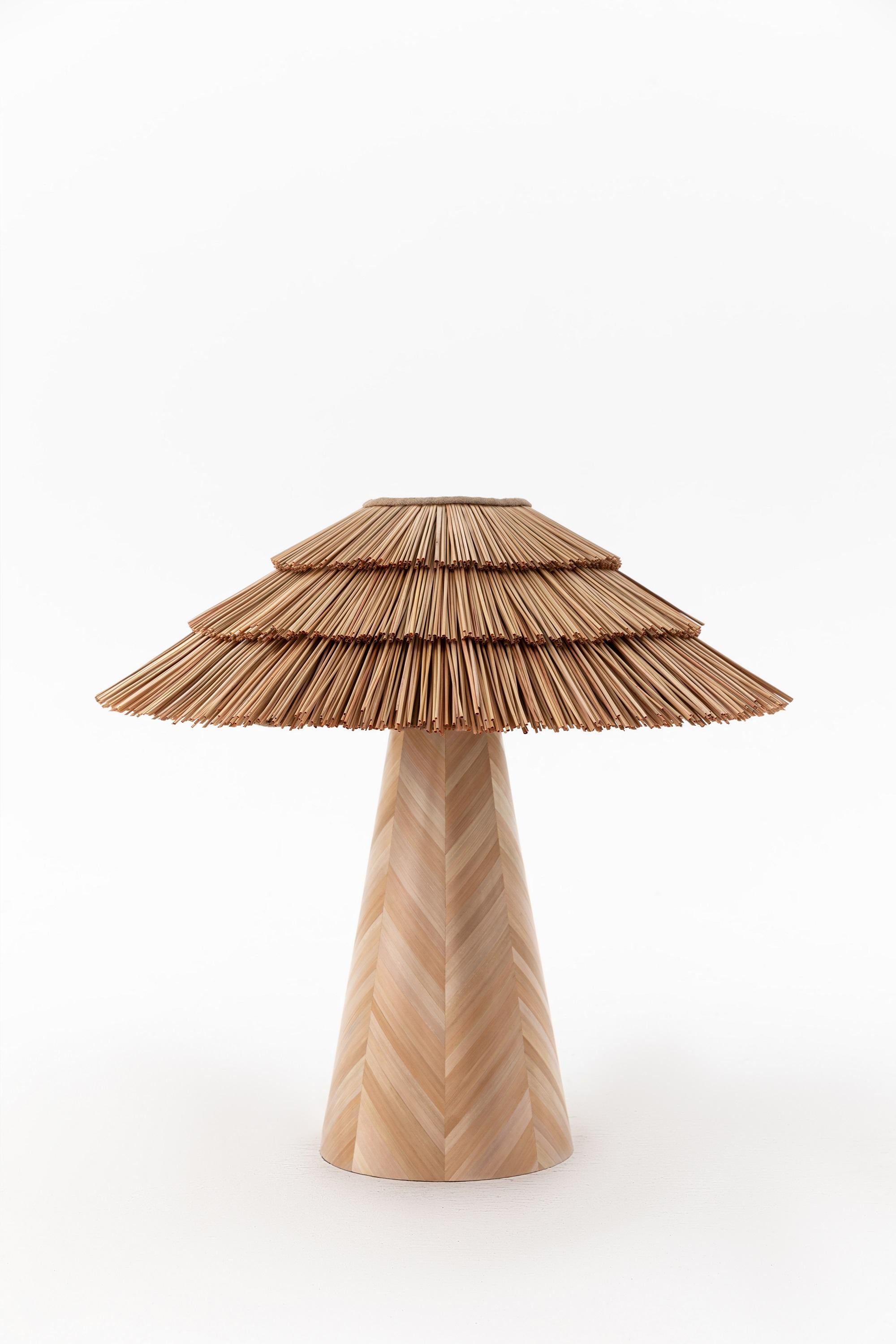 Métal Lampe de table contemporaine Roots of Home, beige, petite en vente