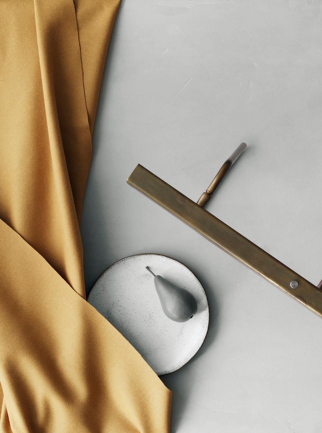 Lampada da tavolo contemporanea 'T-Model' di Anour, ottone lucido in vendita 9