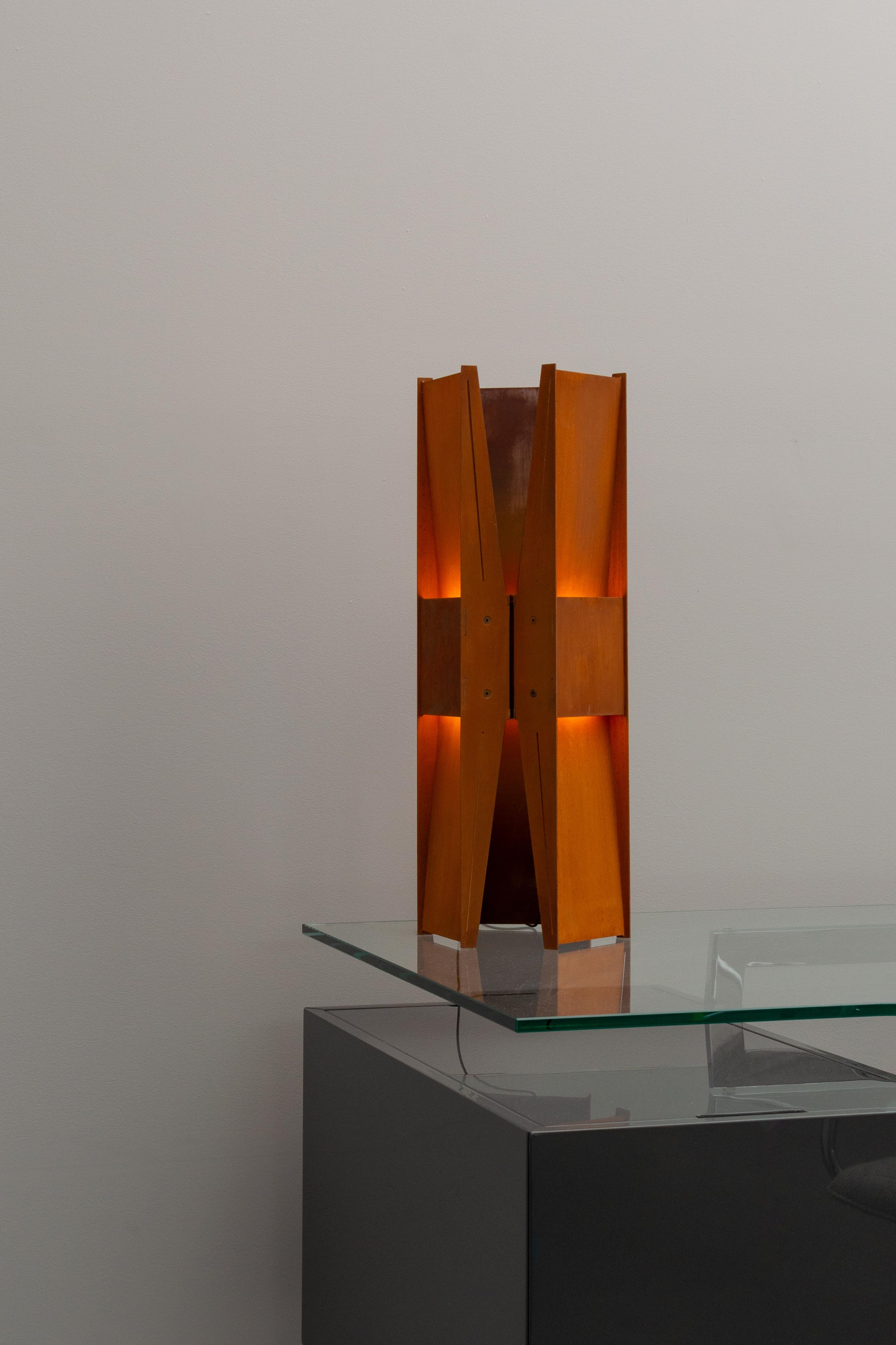 Acier Lampe de table contemporaine 'Vector' par A-N-D, Black Steel en vente