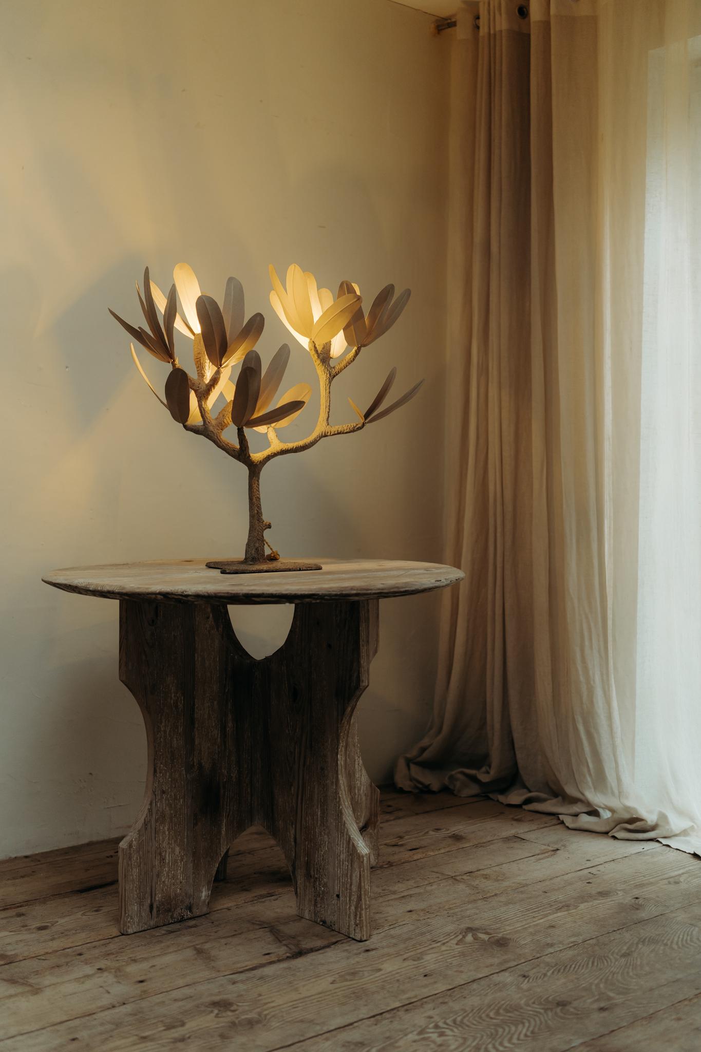 José Esteves is a French artist, love his poetic work, every single item he makes is unique, he finds his inspiration in nature ... 