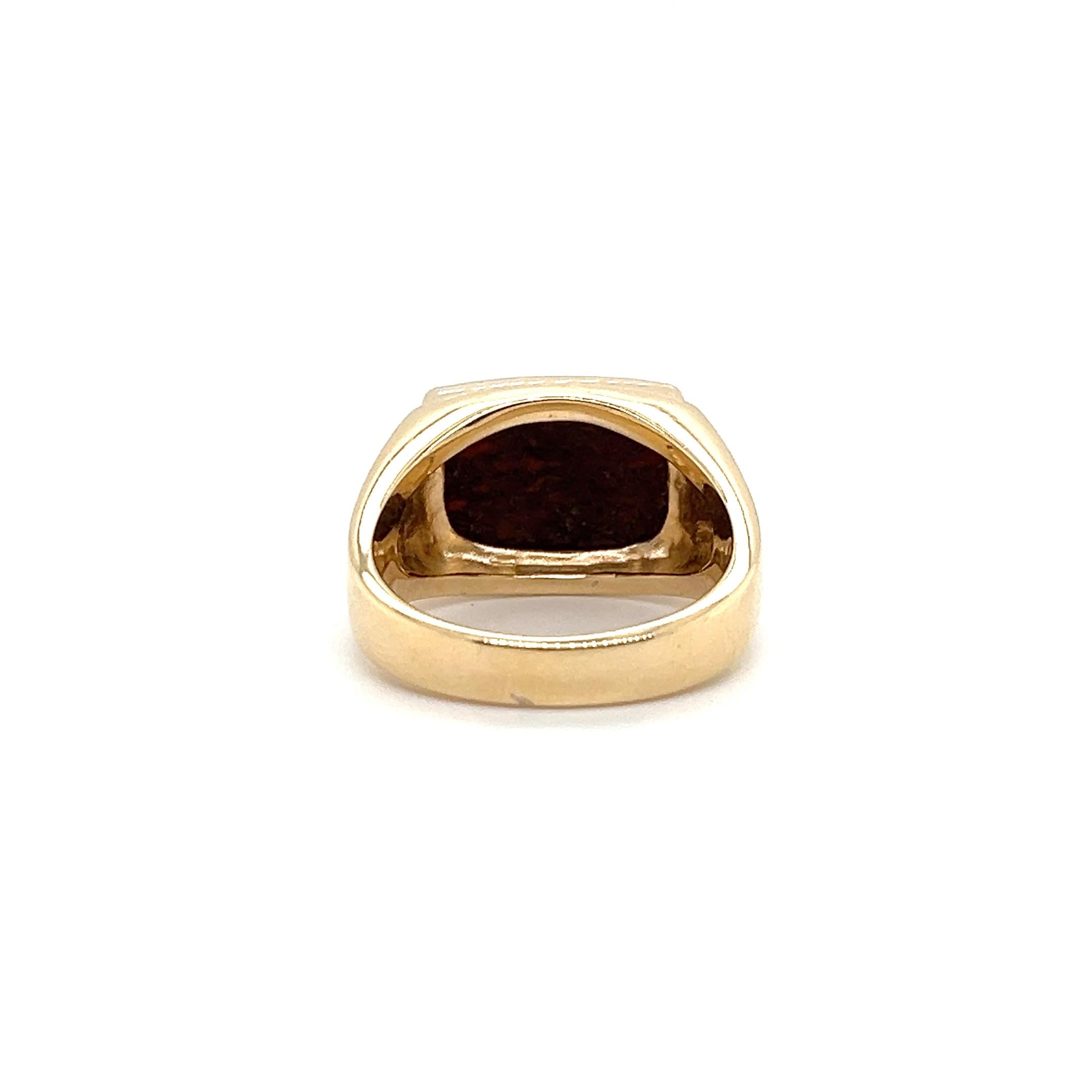 Contemporary Tablet Cut Red Jasper 14k Yellow Gold Men's Statement Ring In Good Condition For Sale In Towson, MD