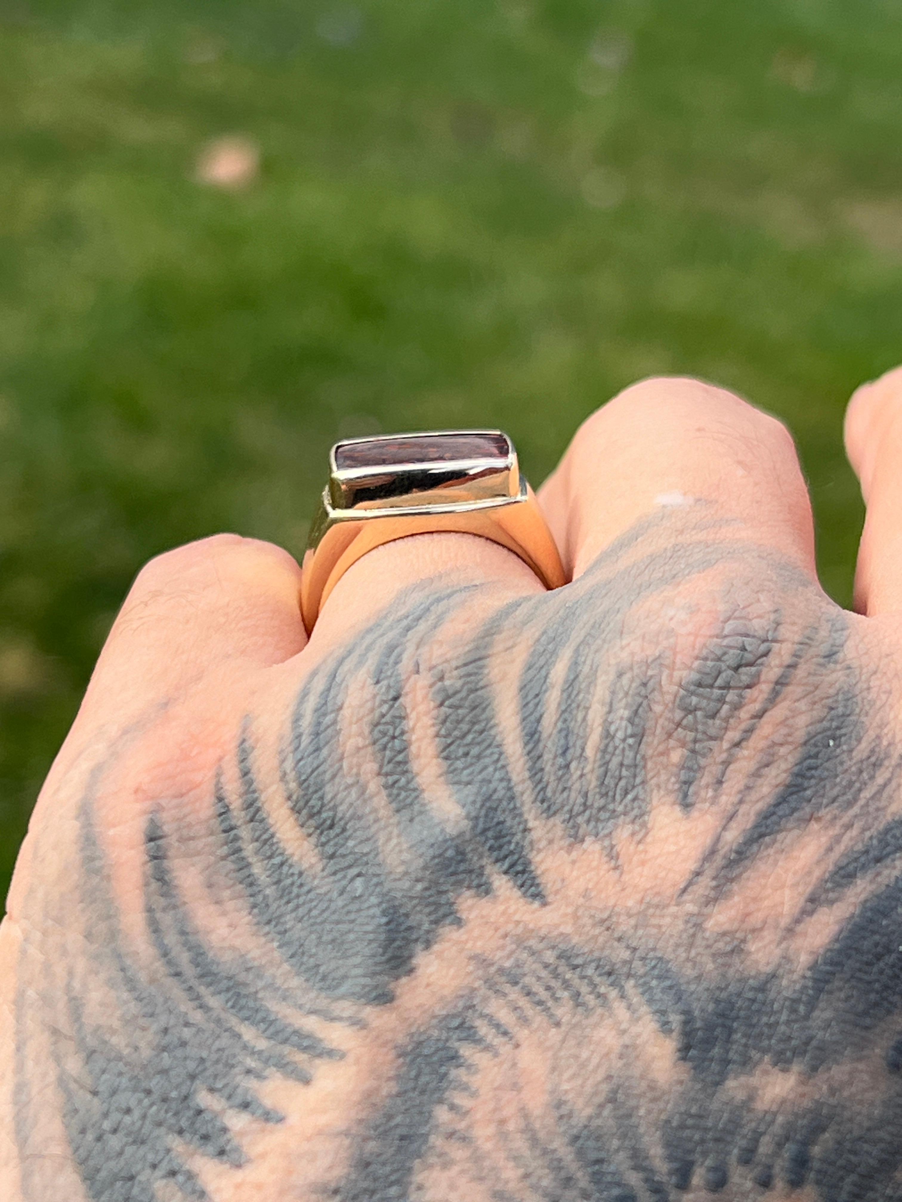 Contemporary Tablet Cut Red Jasper 14k Yellow Gold Men's Statement Ring For Sale 2