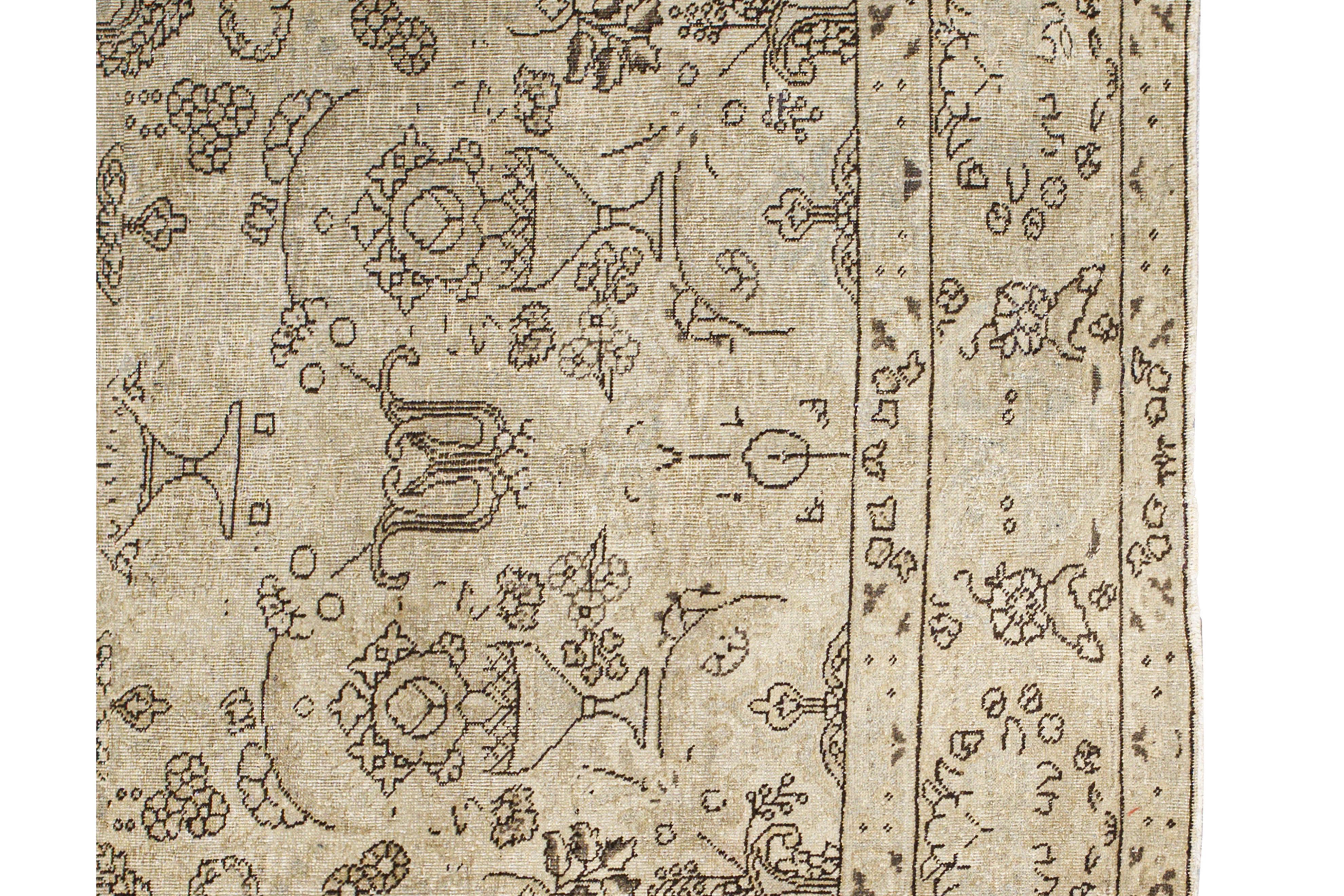 Zeitgenössischer handgewebter Teppich im Tabriz-Stil, 7 ft × 10 ft, Beige und Braun (Pakistanisch) im Angebot