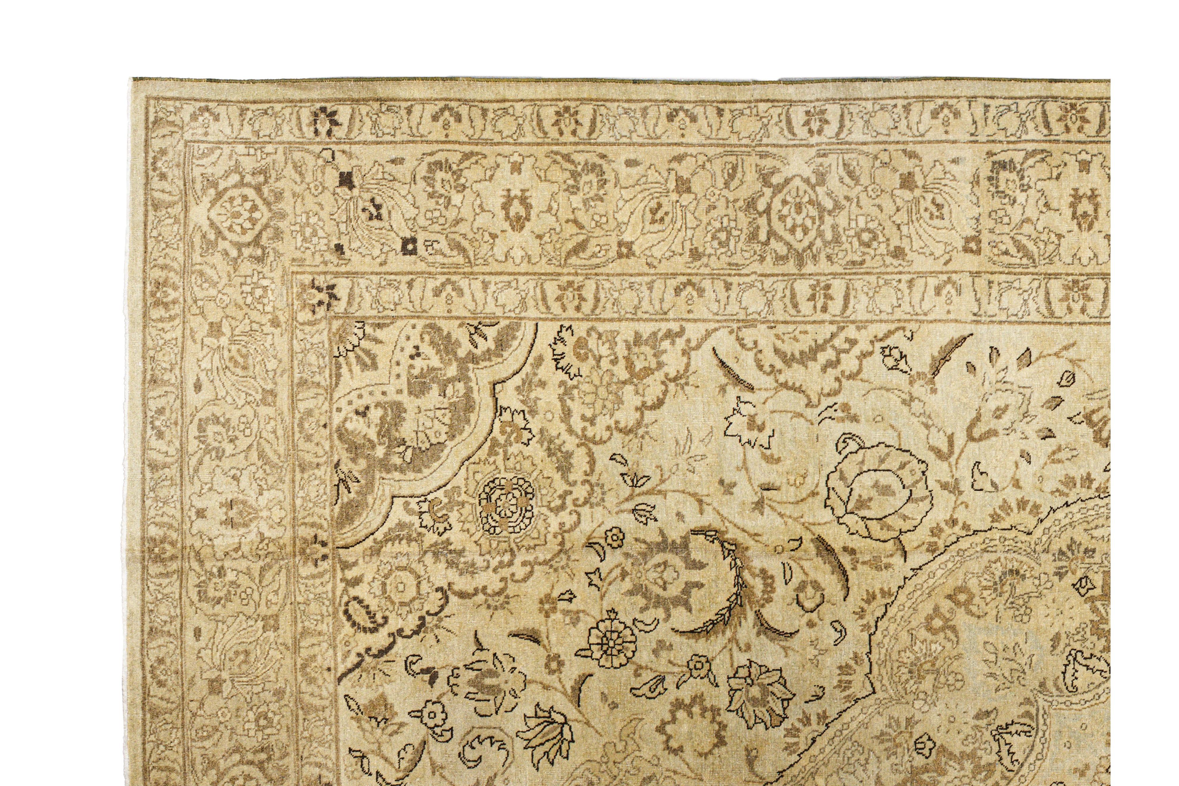 Zeitgenössischer Wollteppich im Tabriz-Stil, 8 Fuß × 11 Fuß, Creme und Beige im Angebot 1