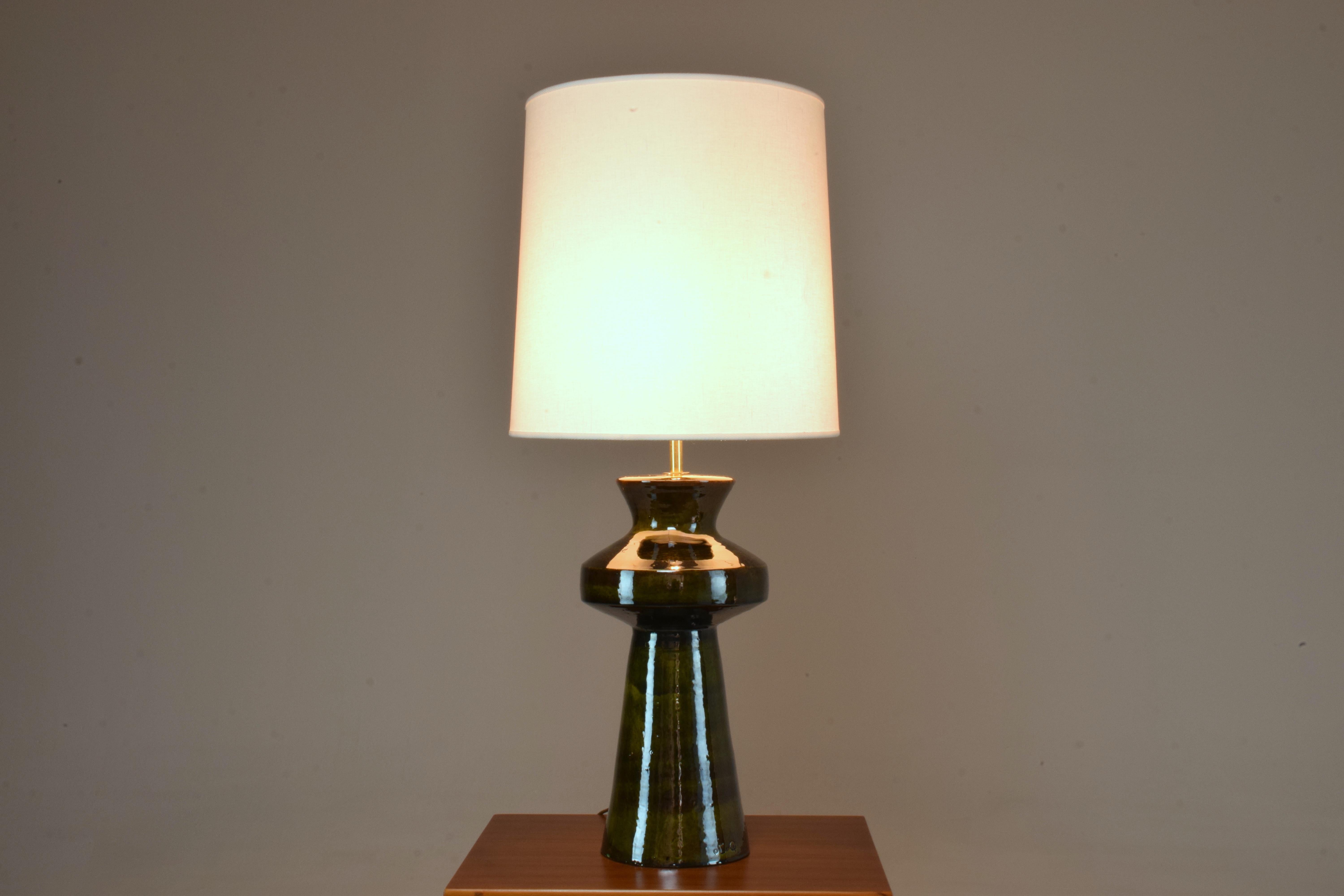 Contemporary Taiga Ceramic Table Lamp by JAS For Sale 2