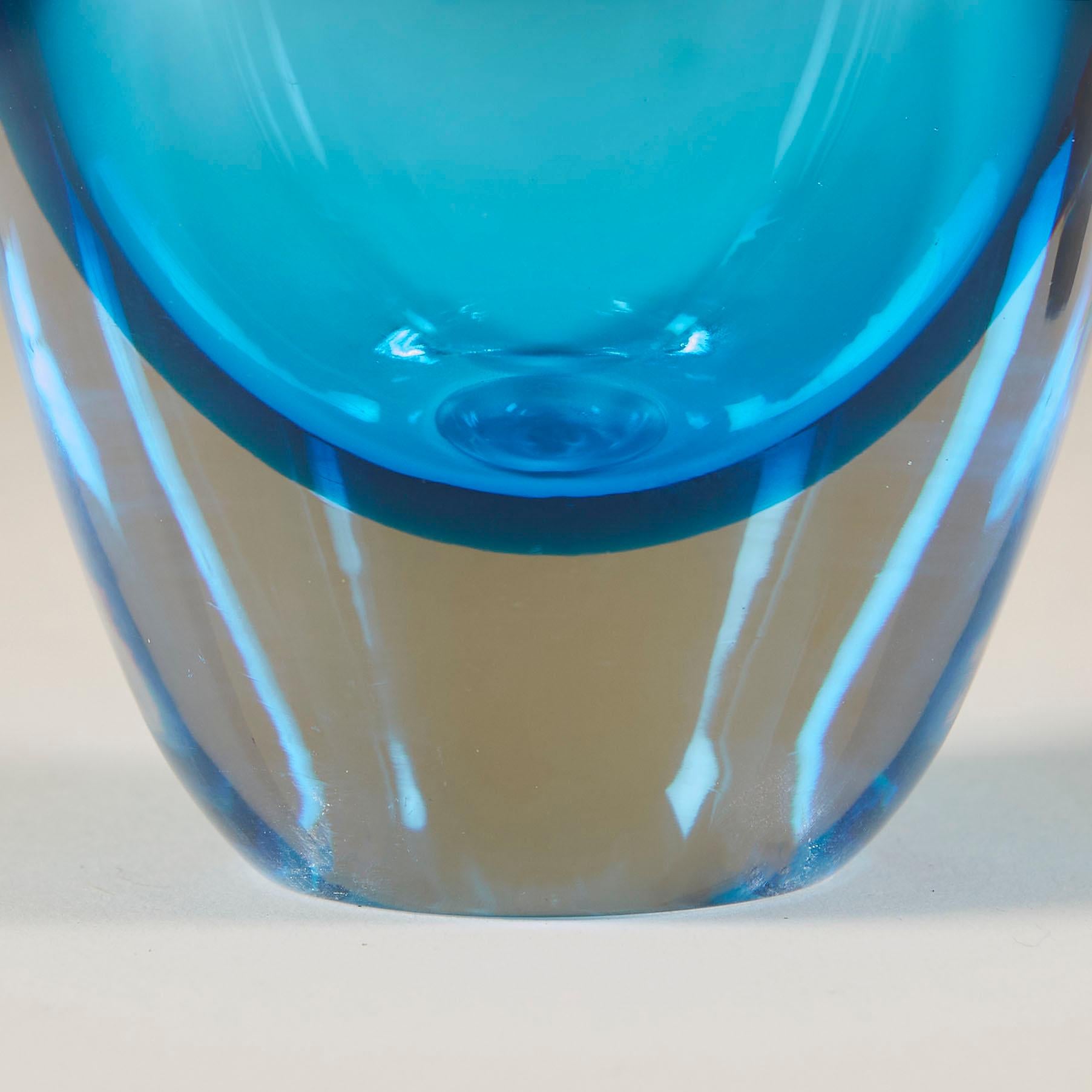 Zeitgenössischer großer aquamarinfarbener Murano-Parfümflakon im Zustand „Neu“ im Angebot in London, GB